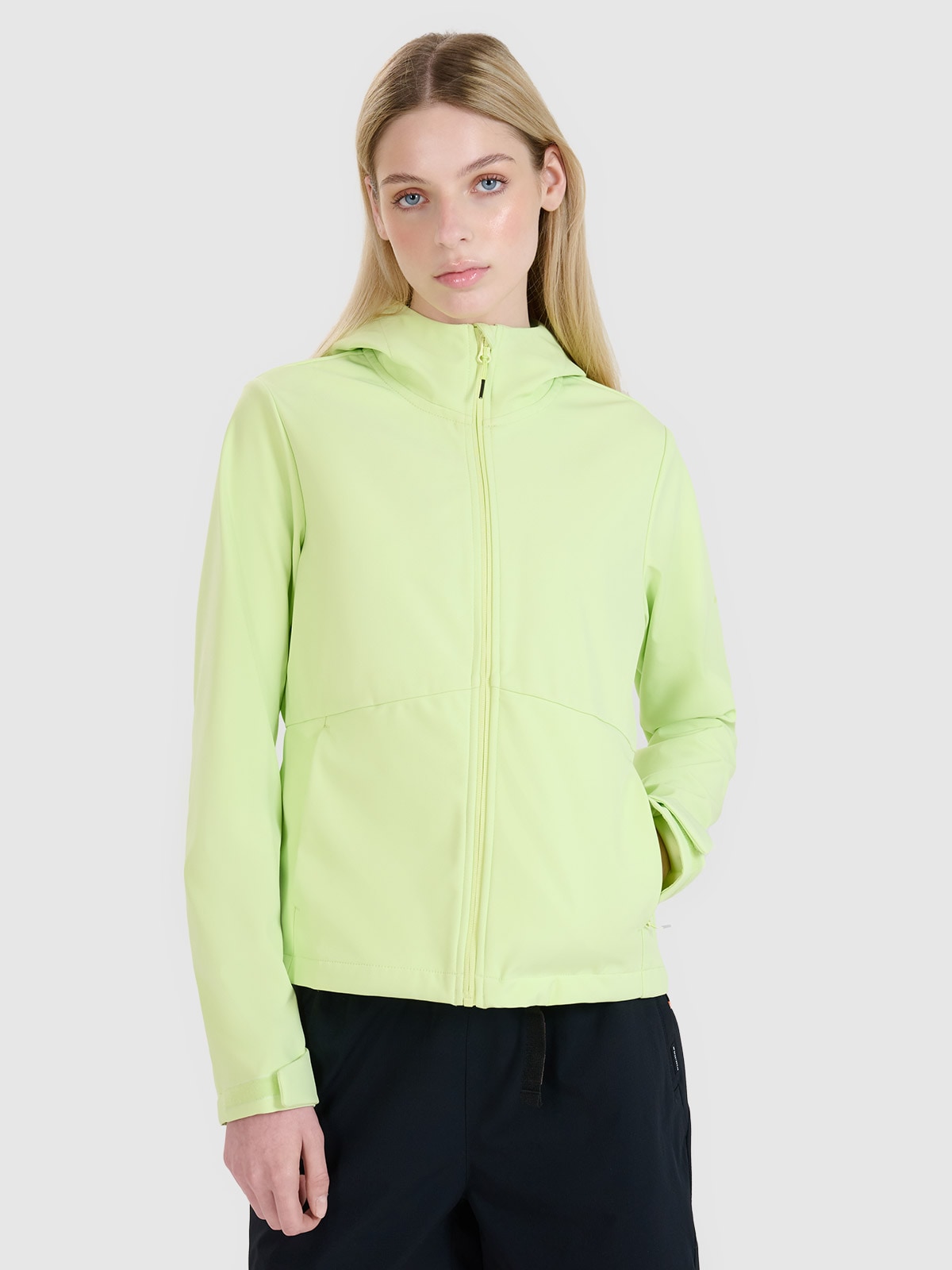 Жіноча куртка softshell вітрозахисна мембрана 5000 - зелений