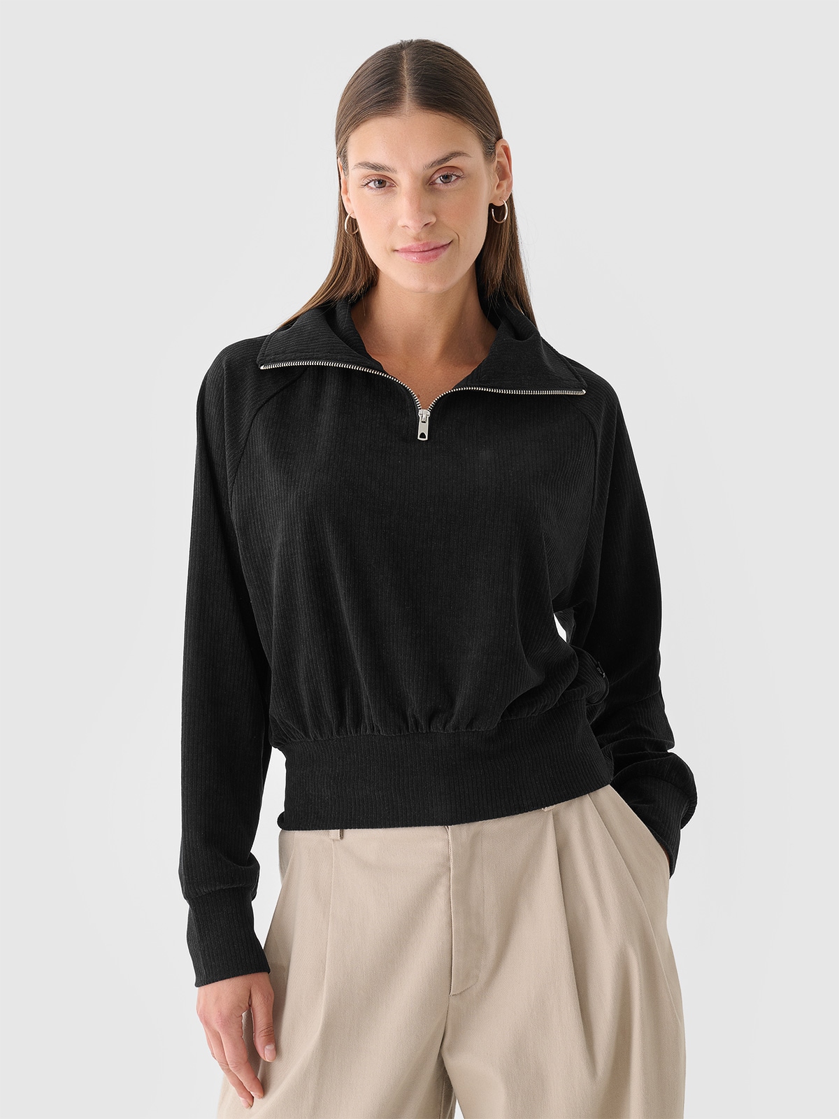 Жіночий спортивний світшот з велюру - чорний