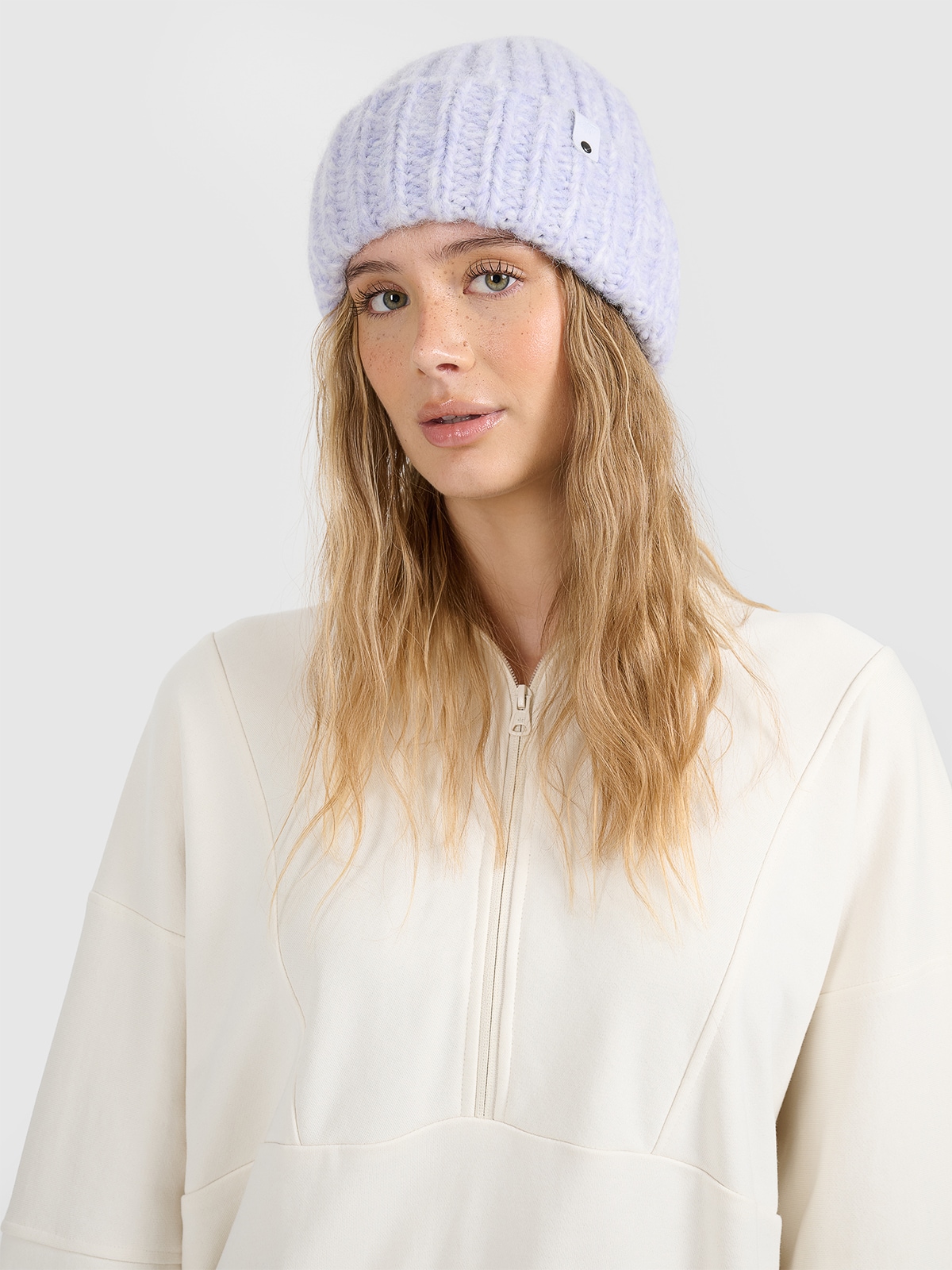 Зимова шапка жіноча - фіолетова