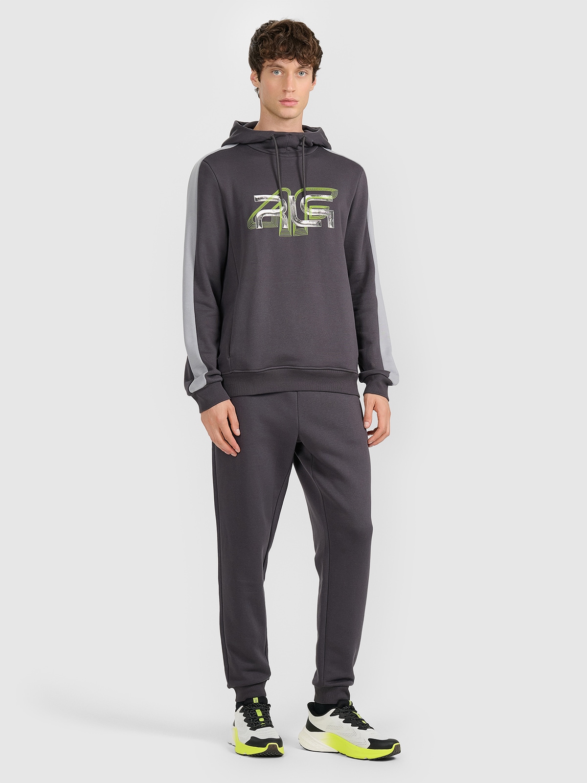 Чоловічі спортивні штани-джогери 4F x Robert Lewandowski - сірі