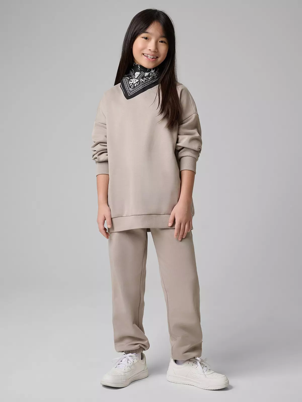 Дитячий спортивний комплект для дівчинки - бежевий