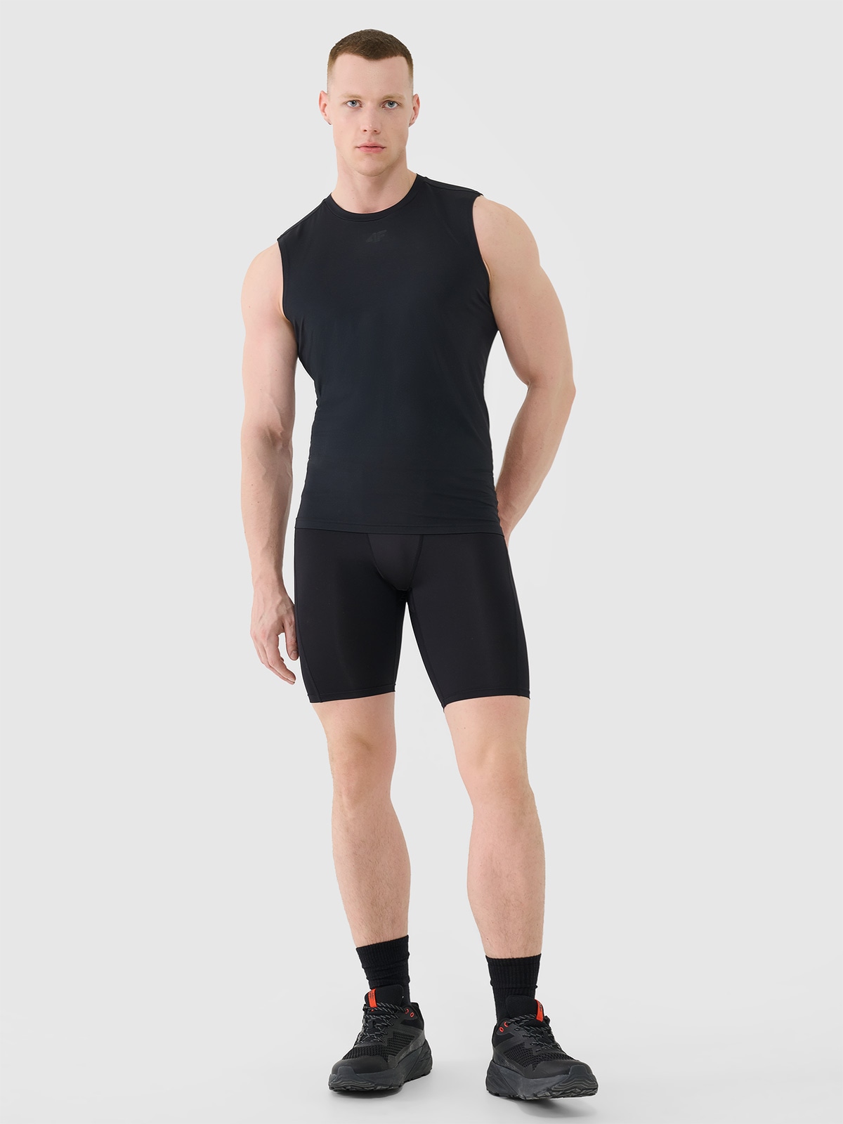 Чоловічі швидковисихаючі шорти slim для тренувань - чорний