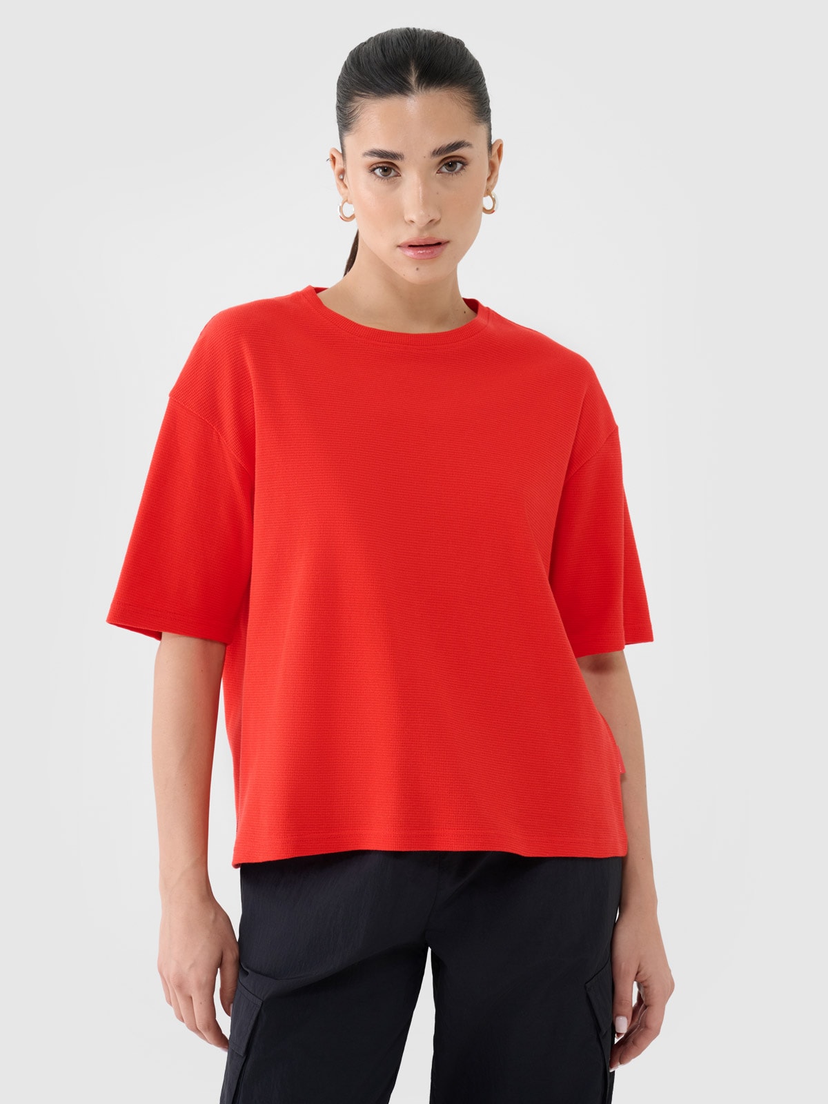 Жіноча футболка regular з вафельного трикотажу - червоний