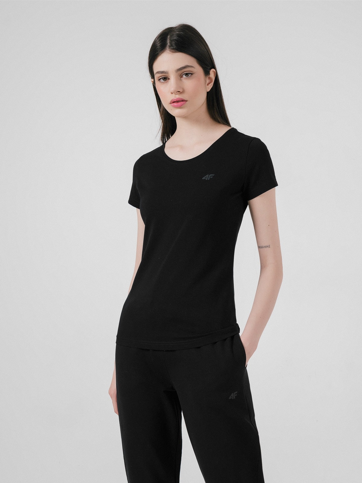 Футболка slim однотонна жіноча