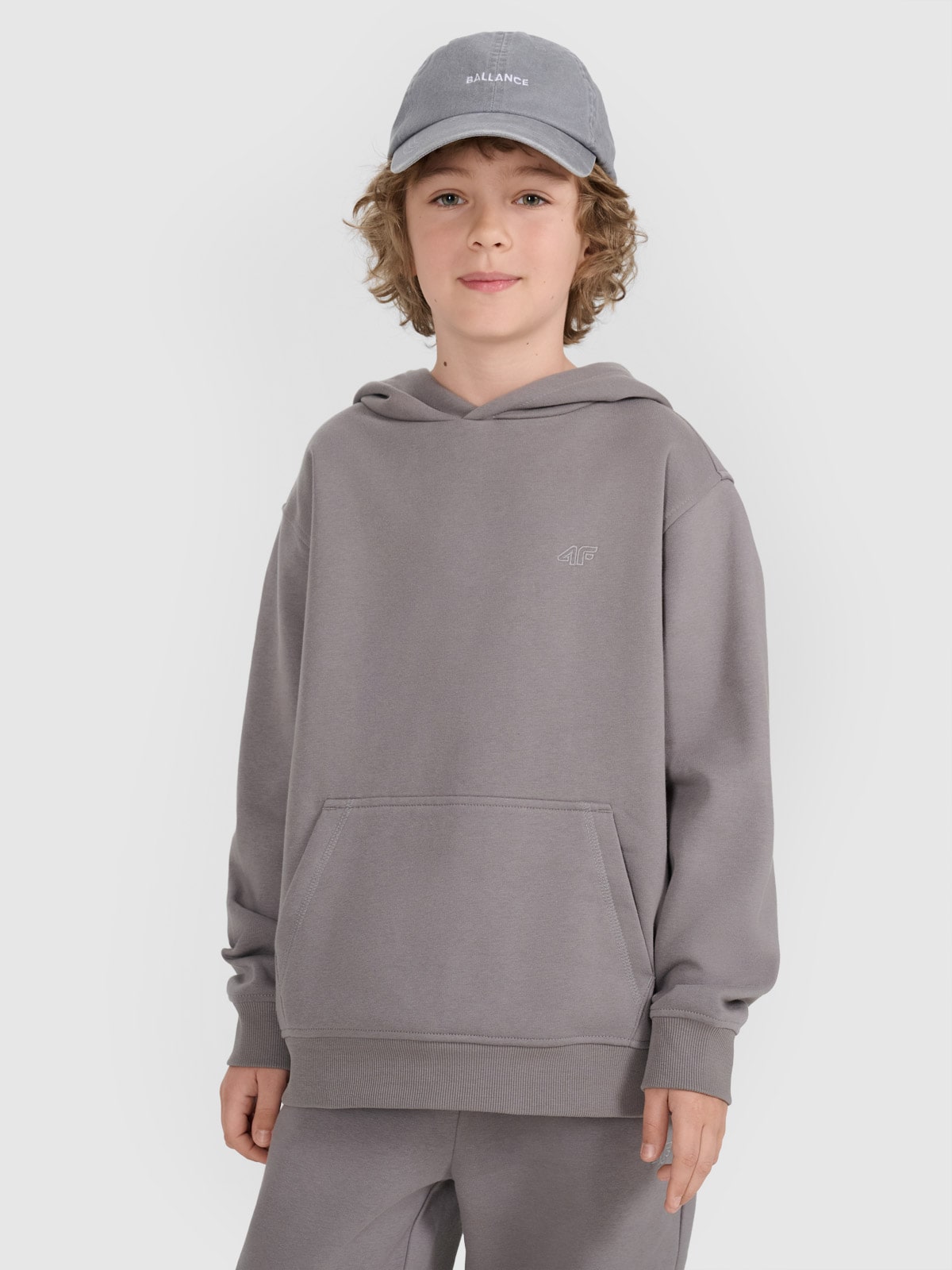 Хлопчача спортивна кофта з капюшоном без застібки - сіра
