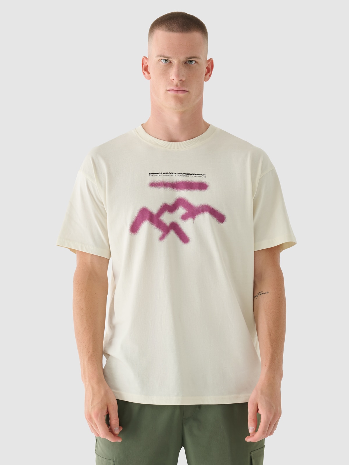 Чоловіча футболка oversize з принтом - бежевий