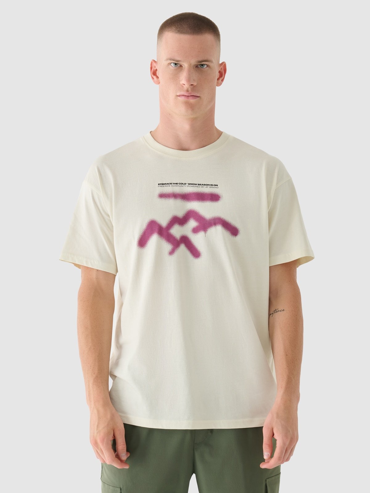 Чоловіча футболка oversize з принтом - бежевий