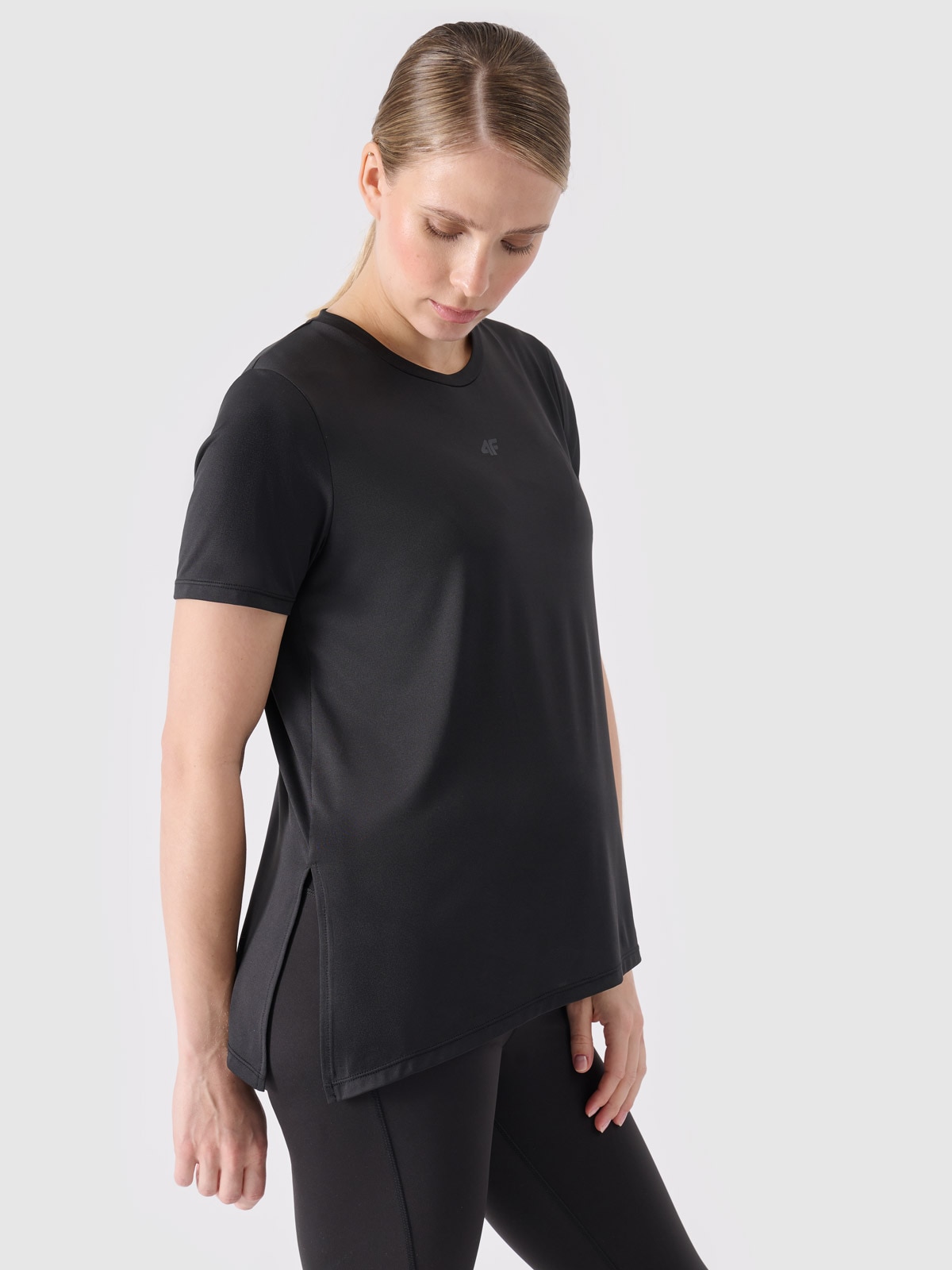 Жіноча швидковисихаюча футболка для тренувань - чорний