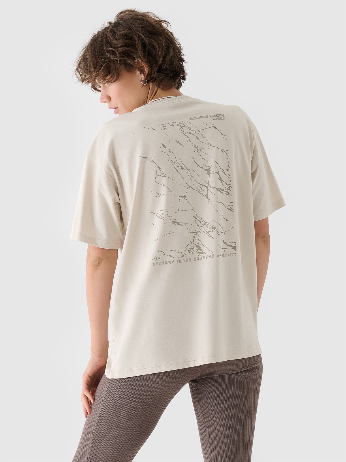 Жіноча футболка oversize з принтом - бежевий