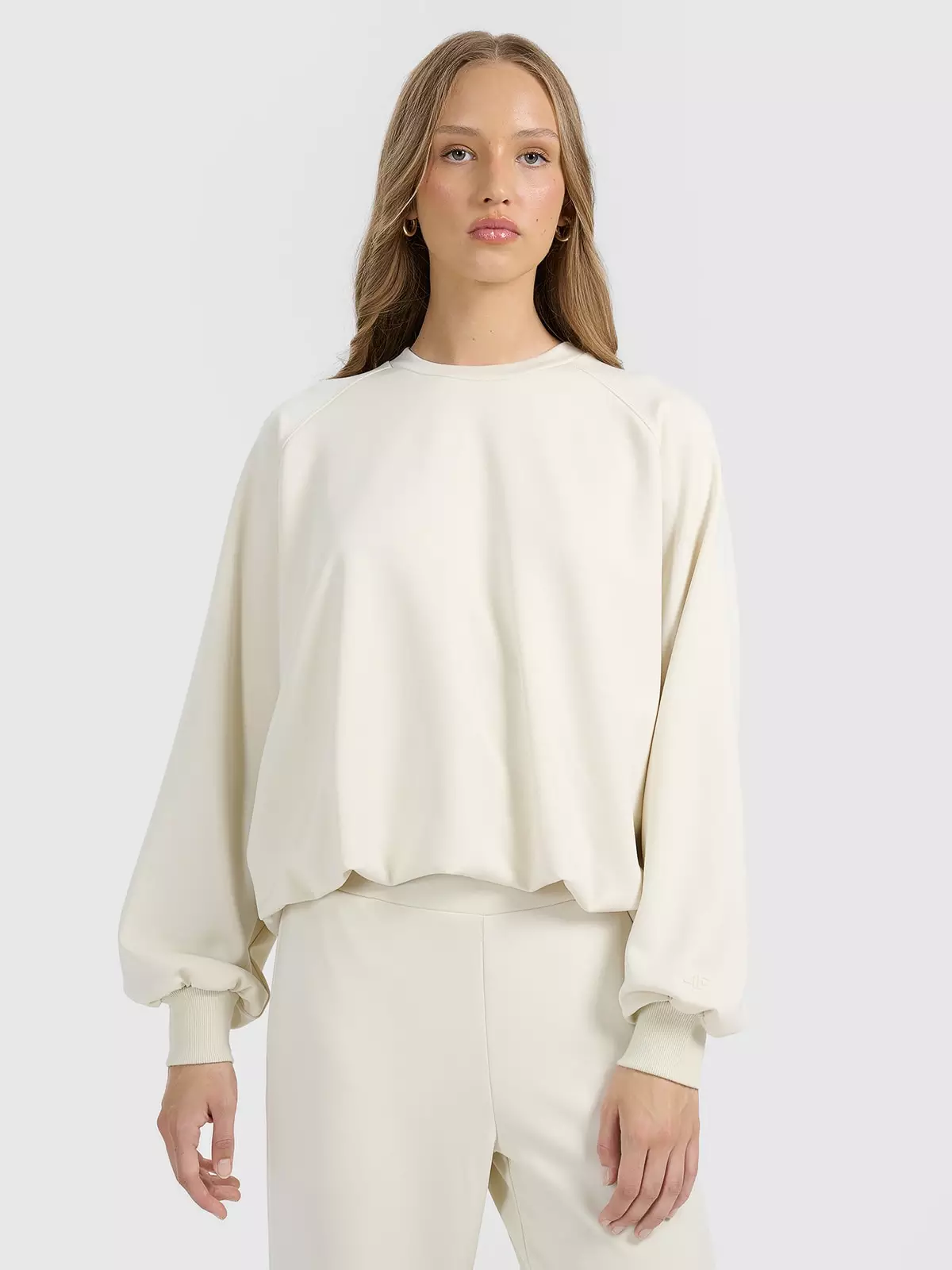 Жіноча спортивна кофта без застібки з модалом - бежева