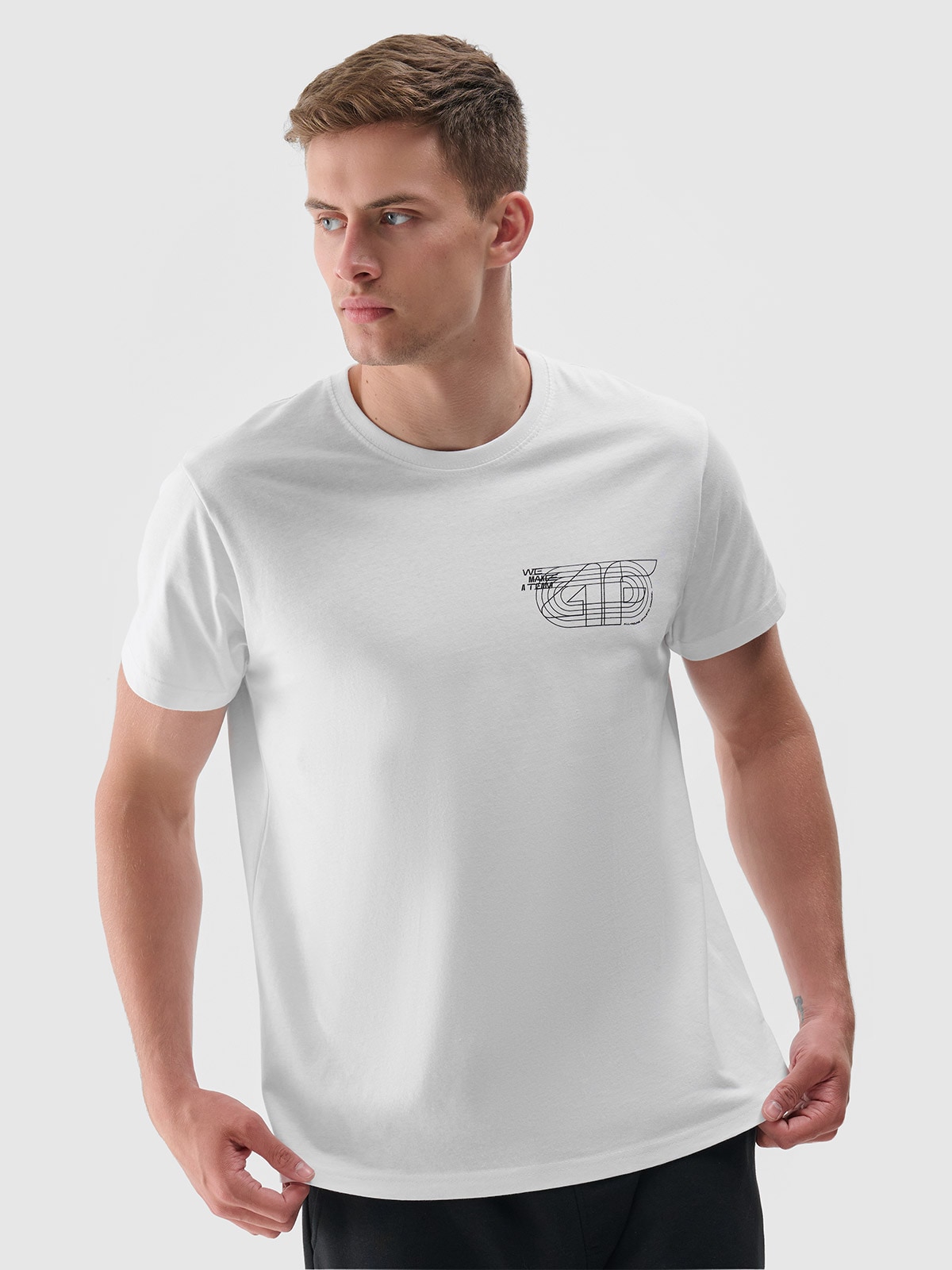 Чоловіча футболка regular з принтом - білий