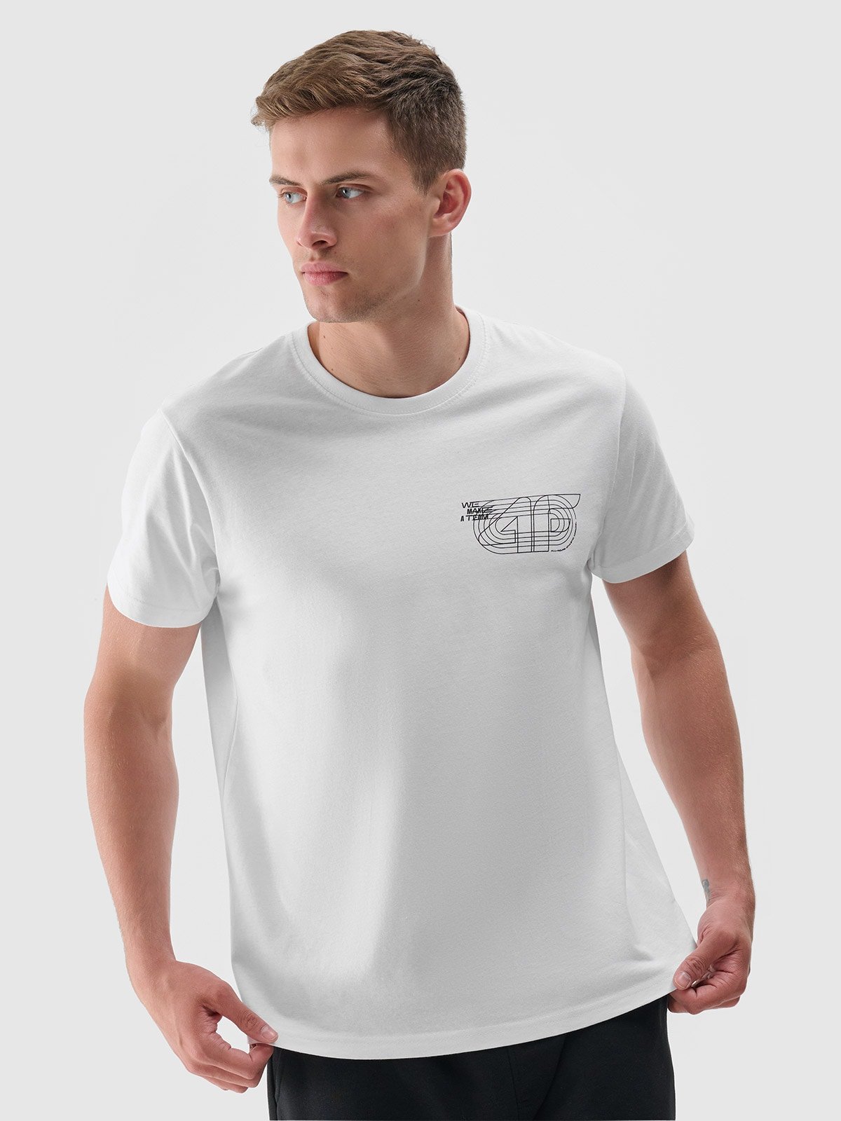 Чоловіча футболка regular з принтом - білий