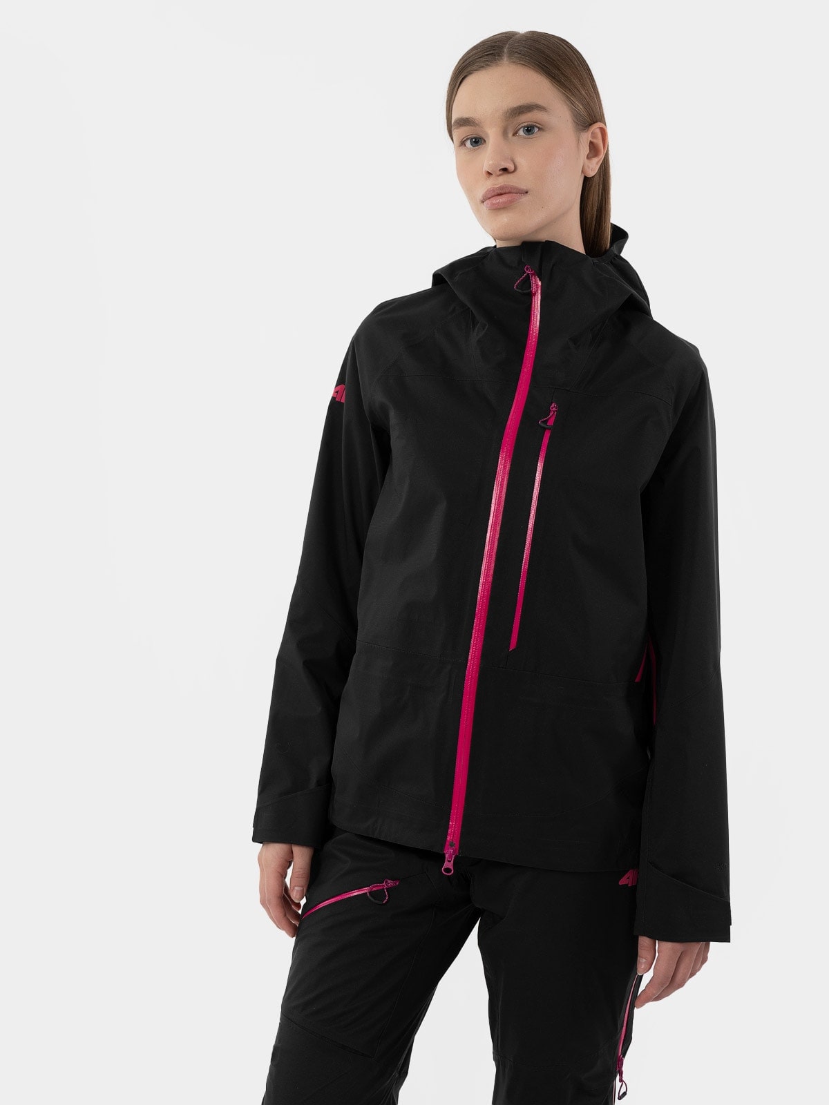 Жіноча гірськолижна куртка 4FPRO мембрана DERMIZAX® 20 000
