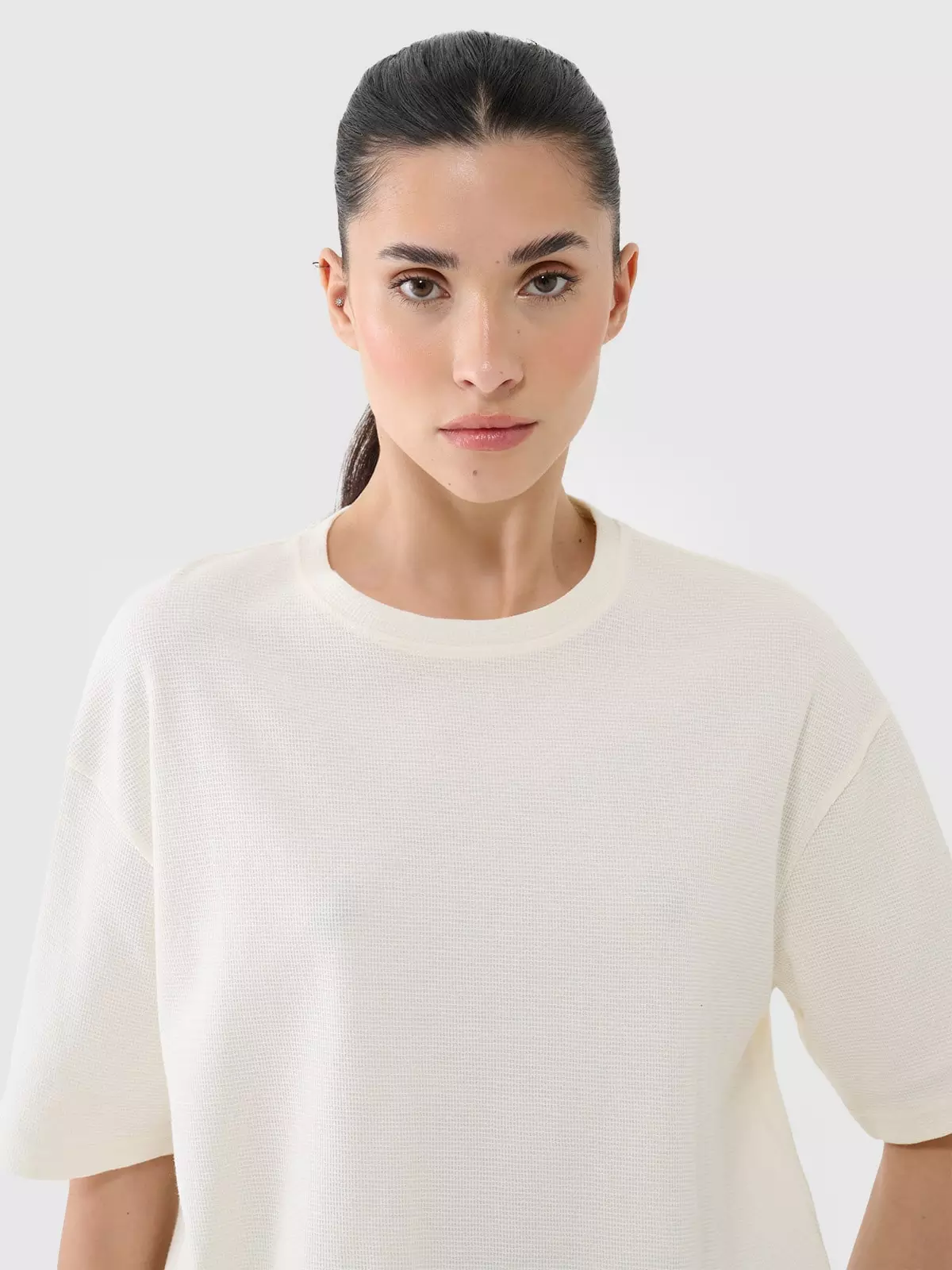 Жіноча футболка regular з вафельного трикотажу - білий