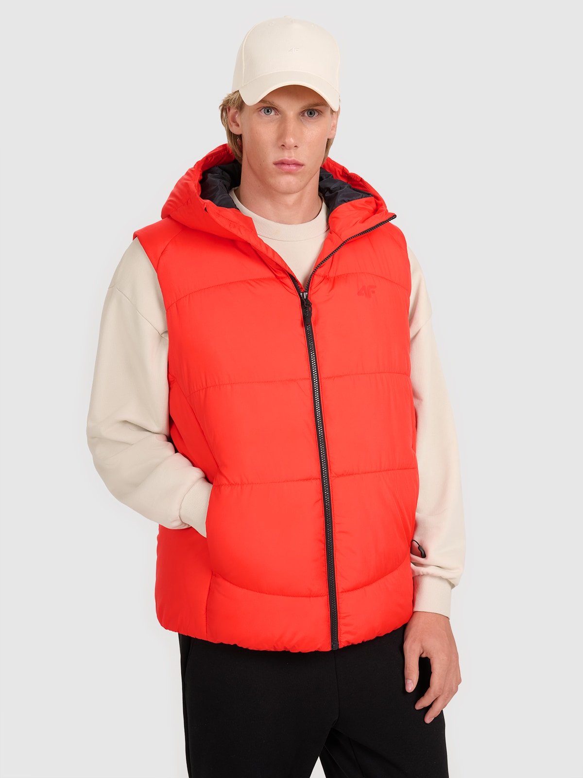 Чоловічий пуховий жилет з синтетичним наповнювачем - червоний