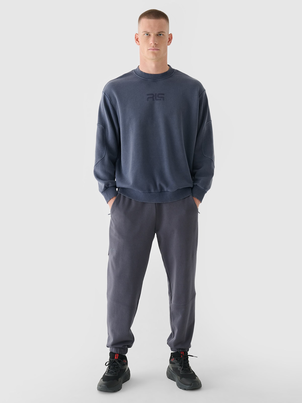 Чоловічі спортивні штани джогери 4F x Robert Lewandowski - сірий