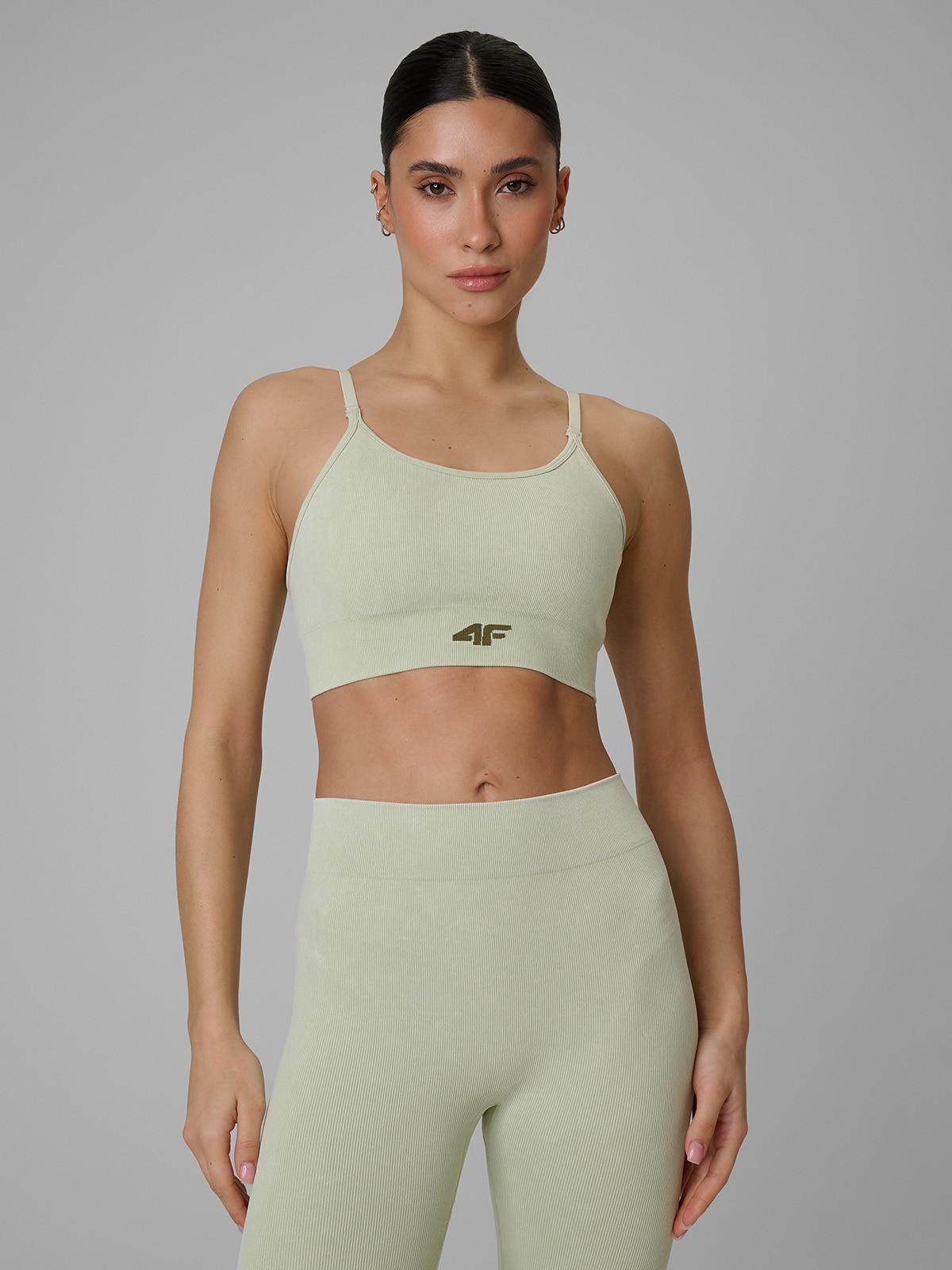 Жіночий безшовний тренувальний бюстгальтер з низькою підтримкою - зелений