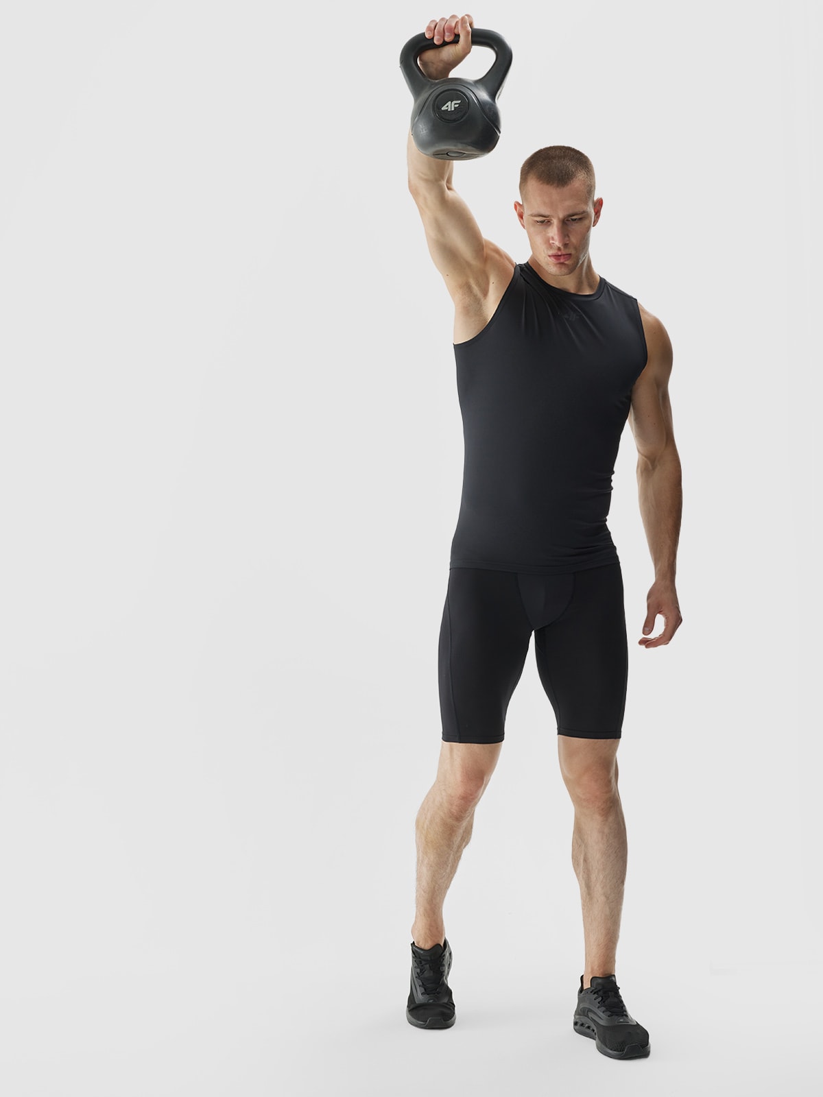 Чоловічі шорти slim для тренувань - чорний