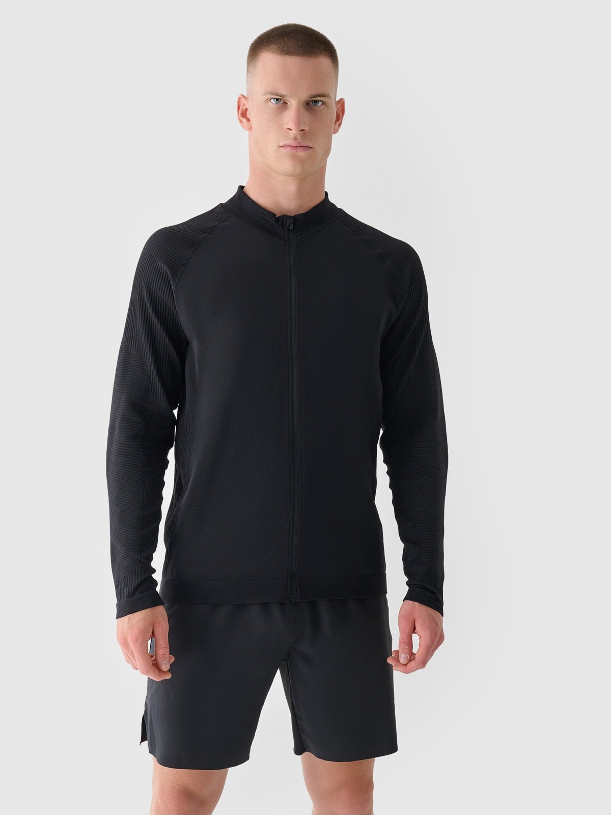 Чоловічий швидковисихаючий світшот для тренувань 4F x Robert Lewandowski - чорний