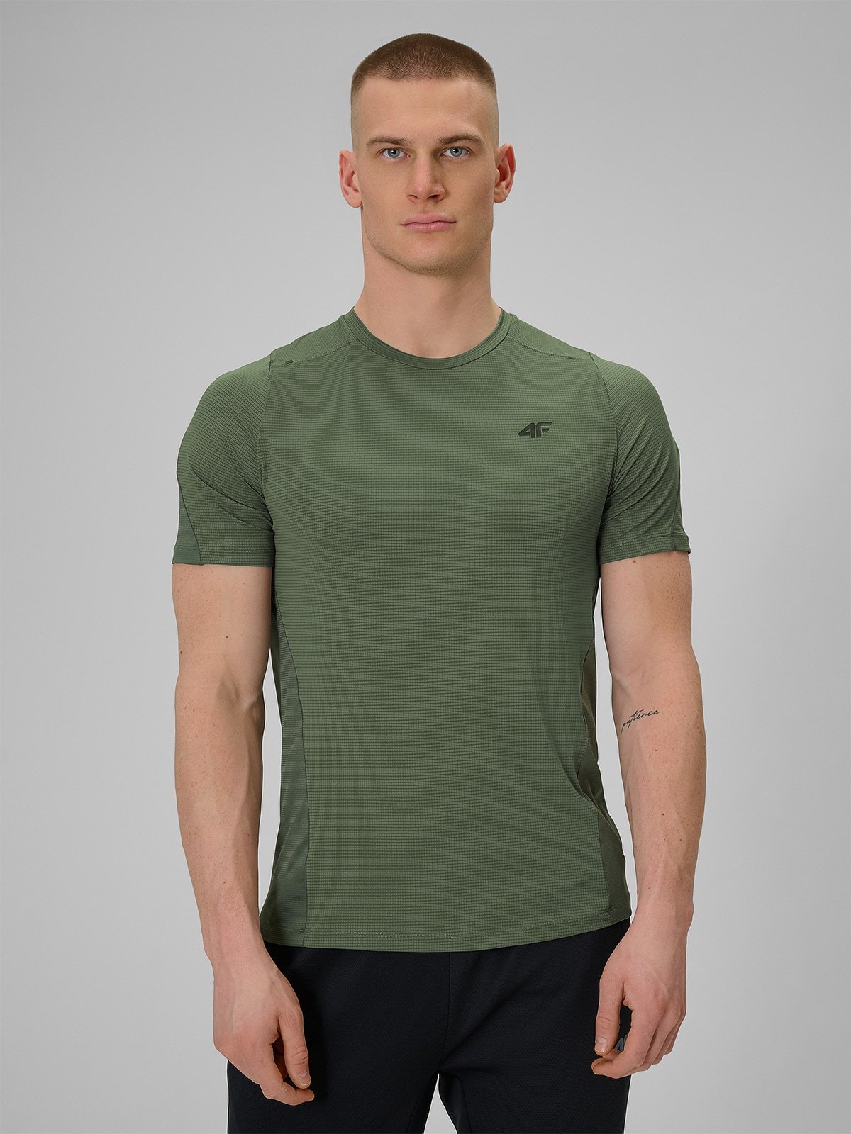 СПОРТИВНА ФУТБОЛКА