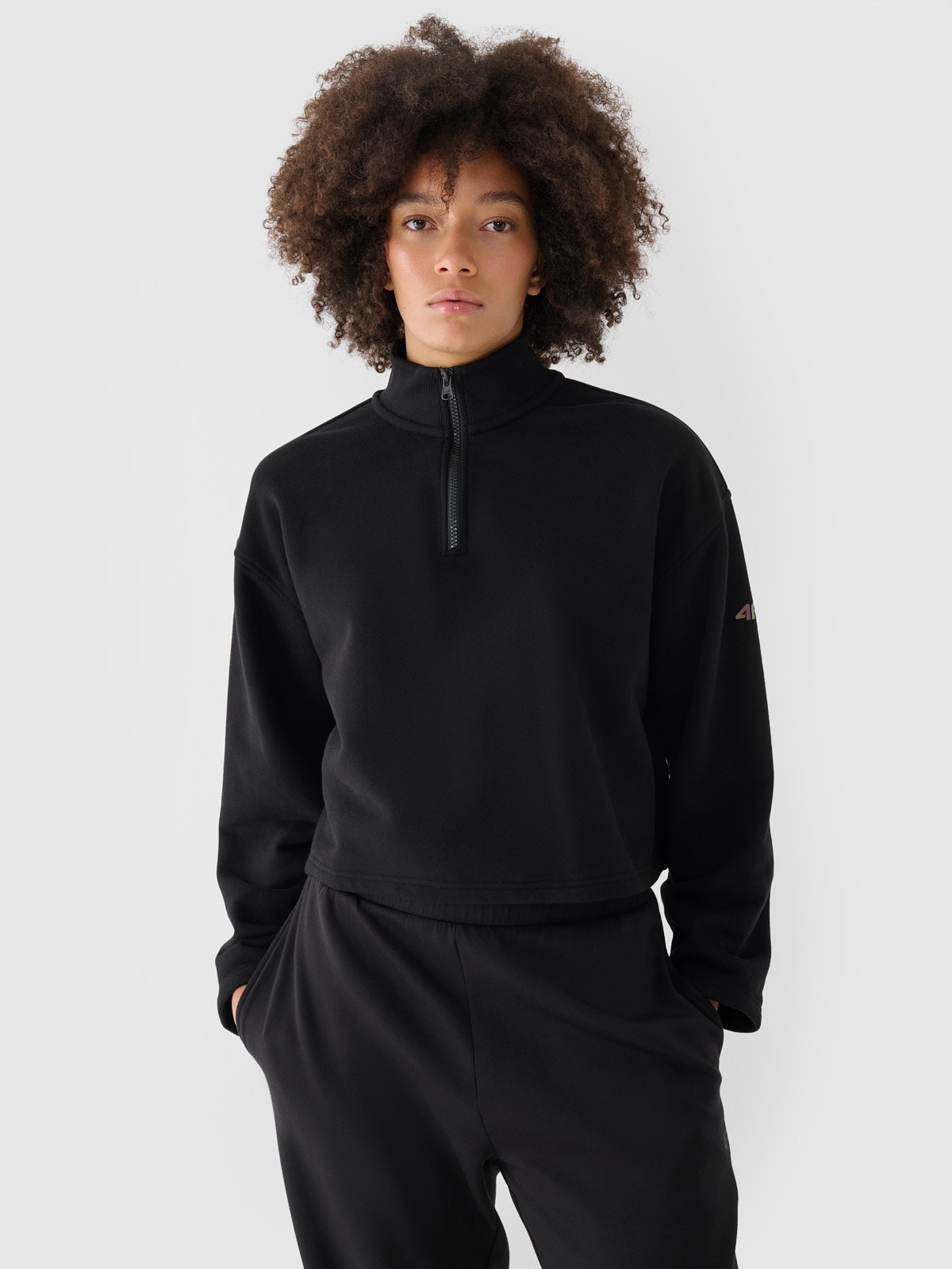 Жіночий спортивний світшот cropped - чорний