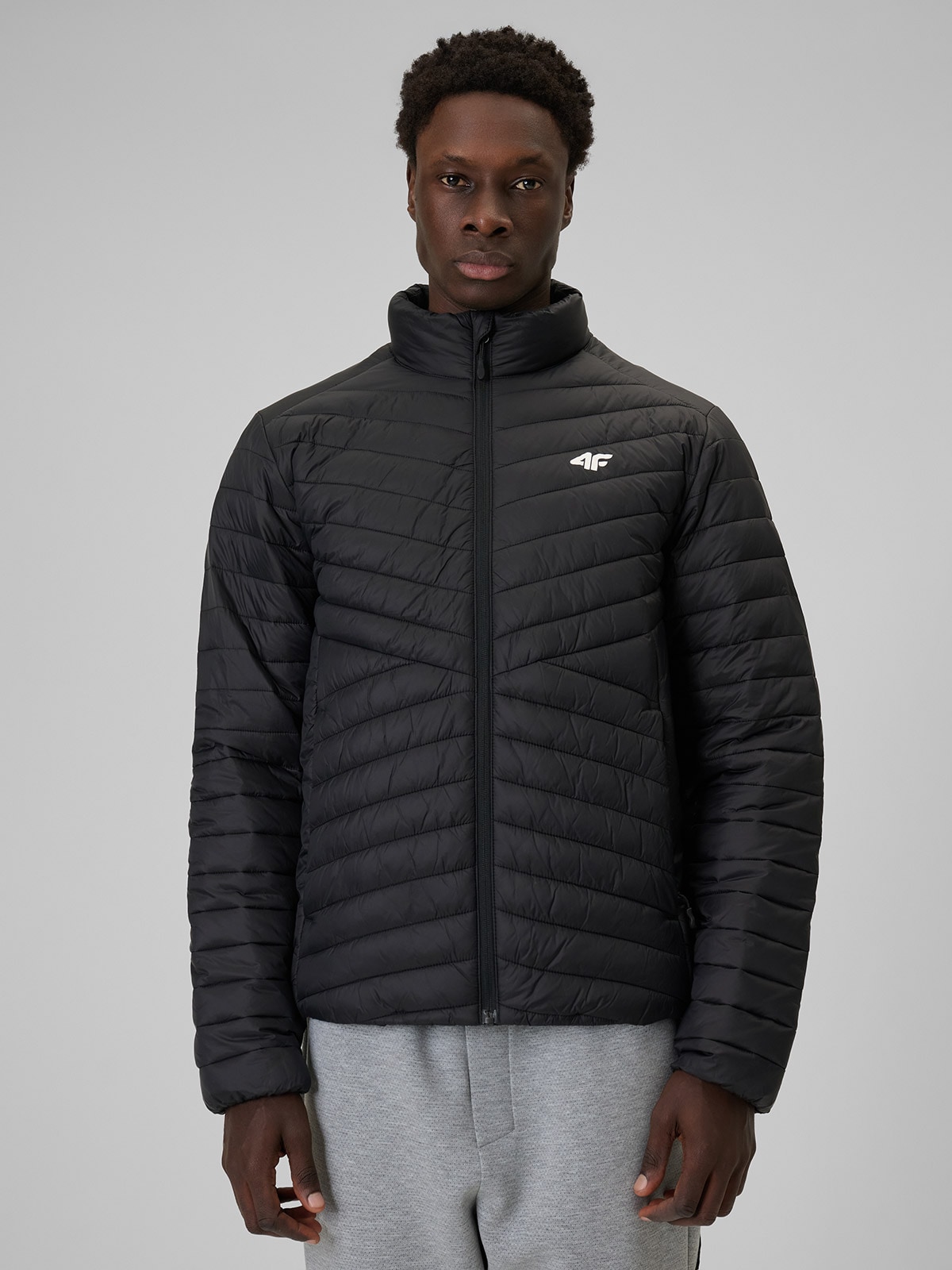 Чоловіча куртка з синтетичним наповнювачем - чорна