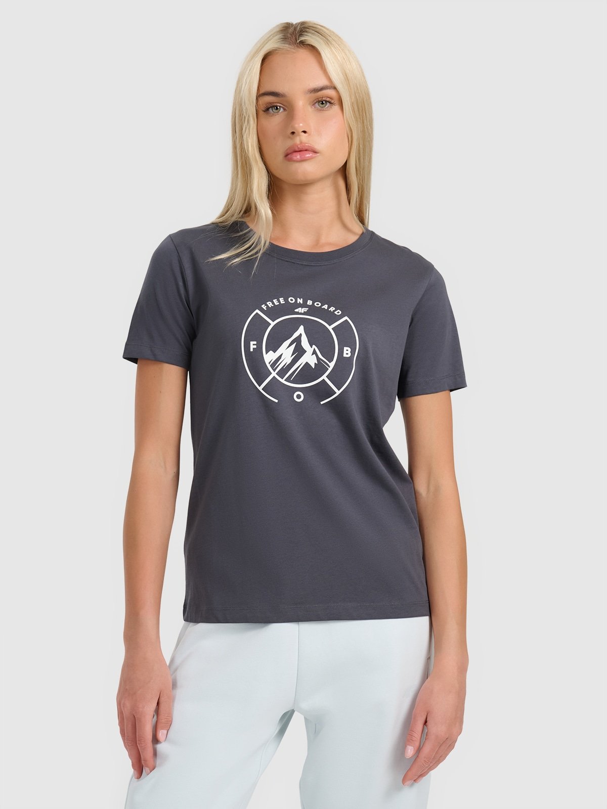 Жіноча футболка regular з принтом - сіра