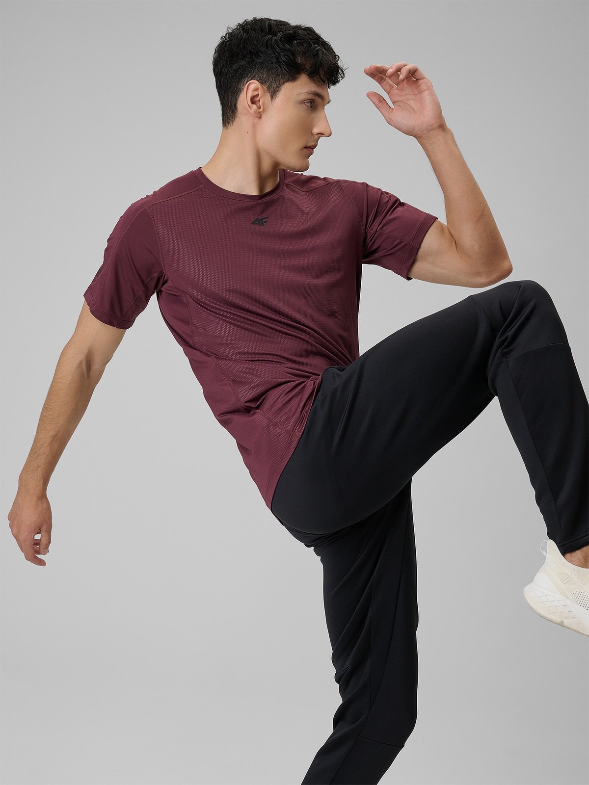 СПОРТИВНА ФУТБОЛКА