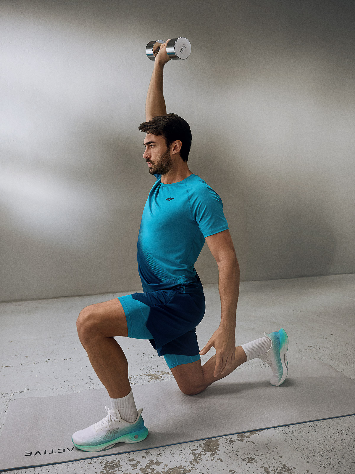 Чоловіча швидковисихаюча тренувальна футболка - бірюзова