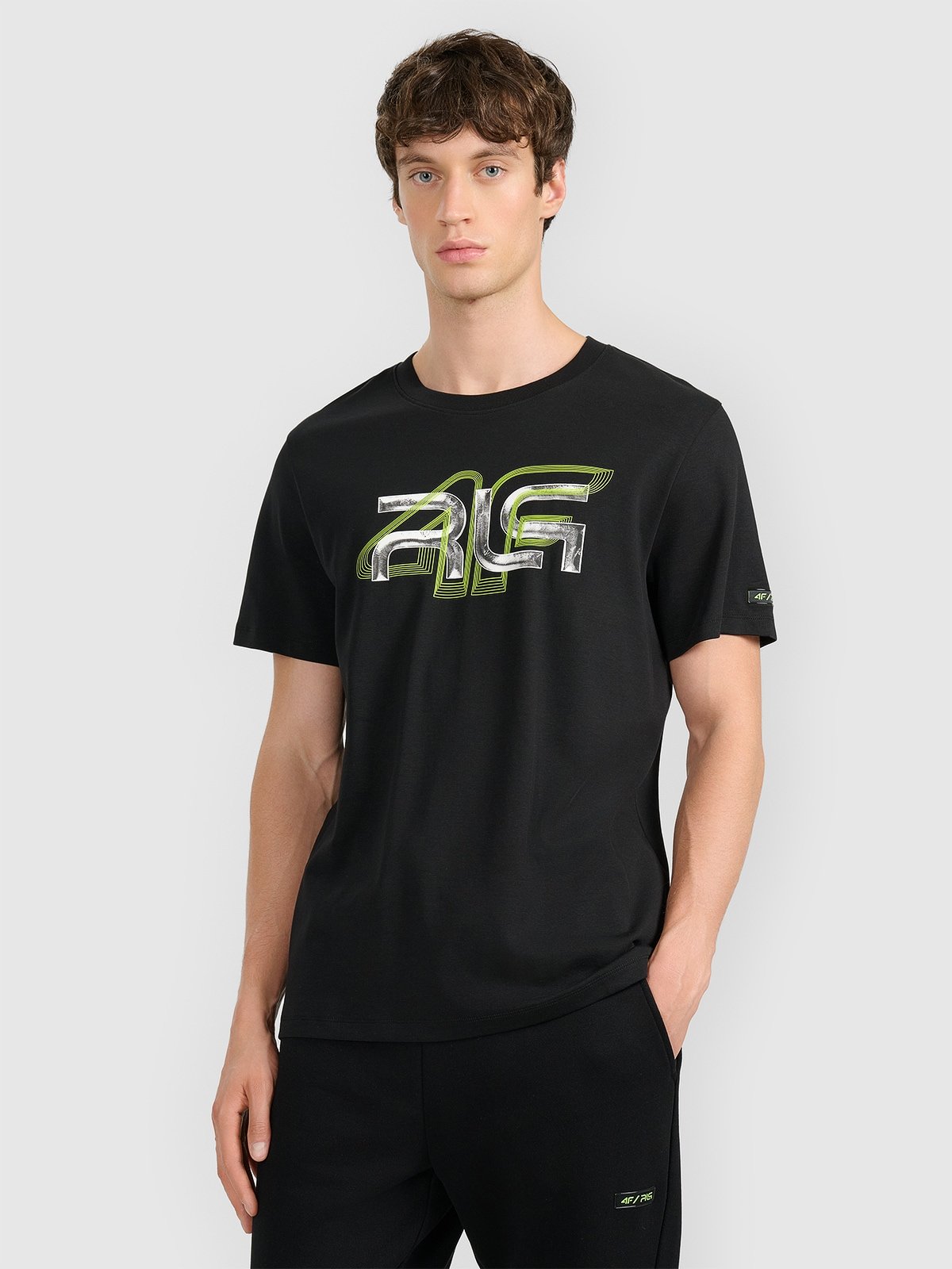 Чоловіча футболка regular з принтом 4F x Robert Lewandowski - чорна