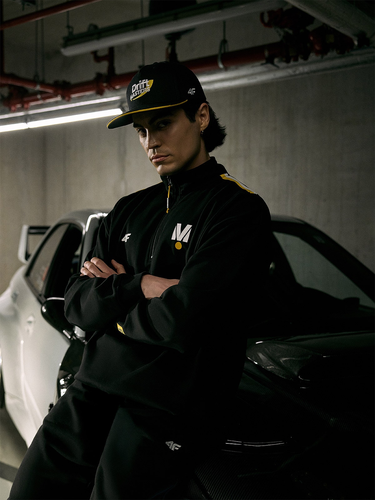 Унісекс спортивна кофта без застібки без капюшона 4F x Drift Masters - чорна