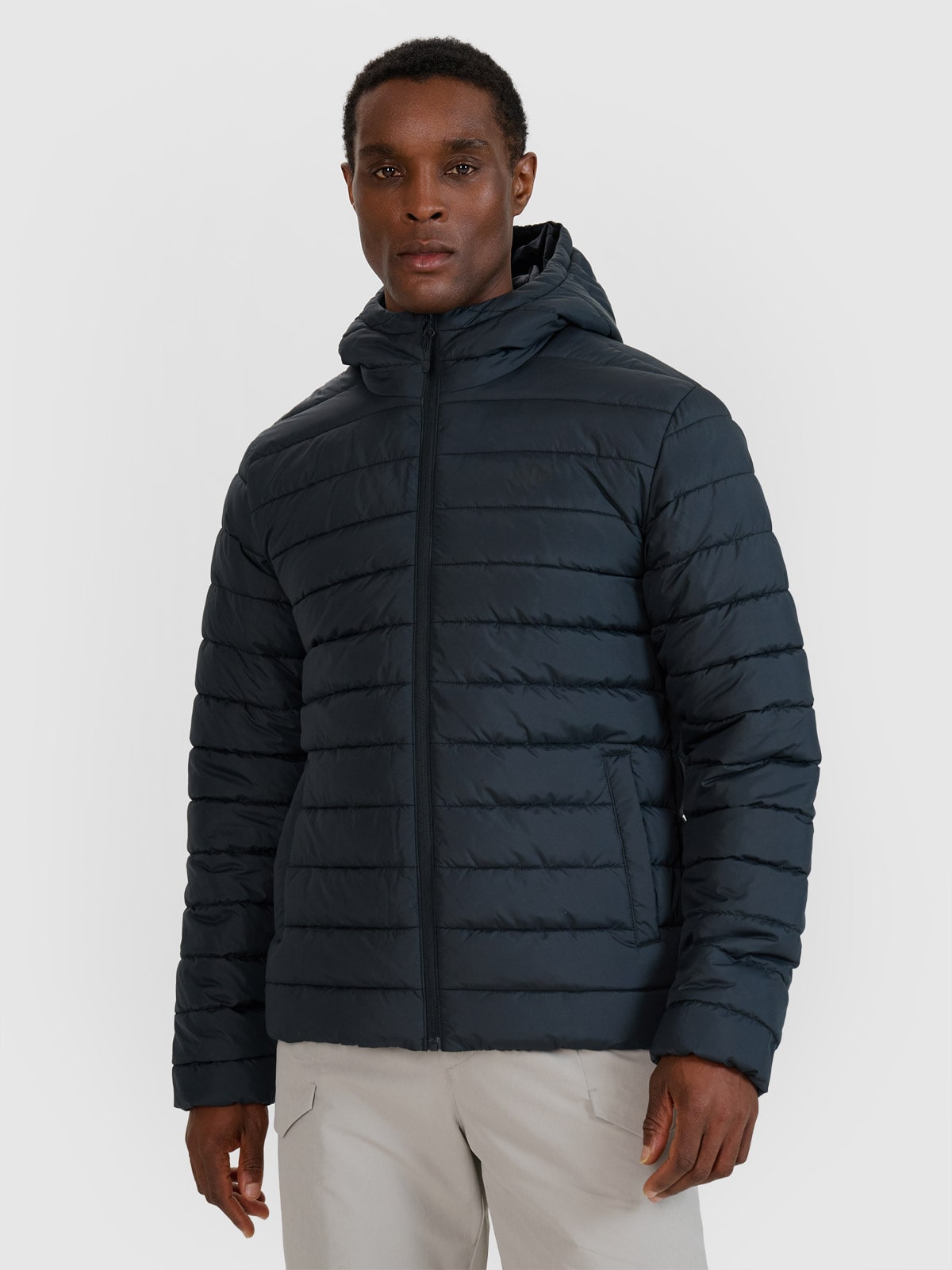 Чоловіча пухова куртка з синтетичним наповнювачем - чорний