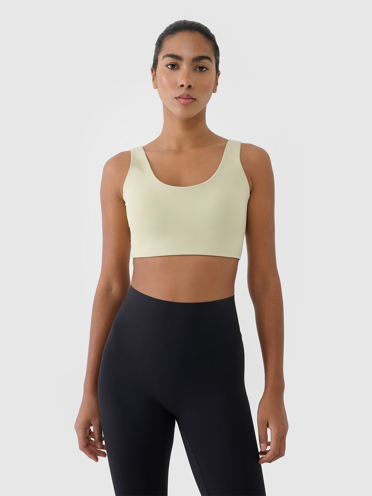 Жіночий спортивний бюстгальтер з середньою підтримкою - зелений