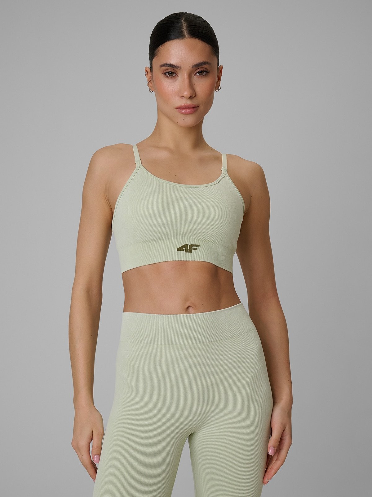 Жіночий безшовний тренувальний бюстгальтер з низькою підтримкою - зелений