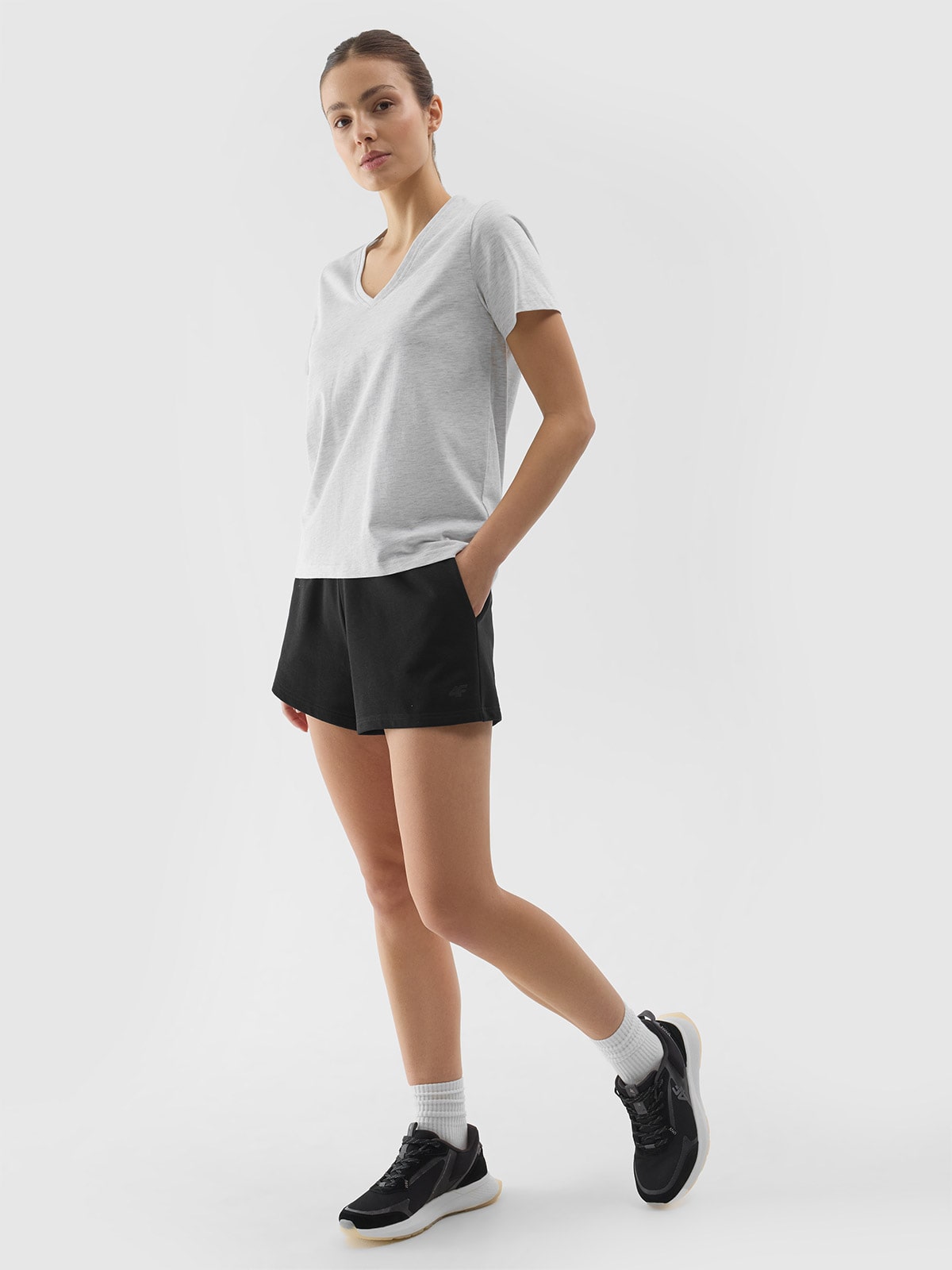 Жіночі спортивні шорти - чорний