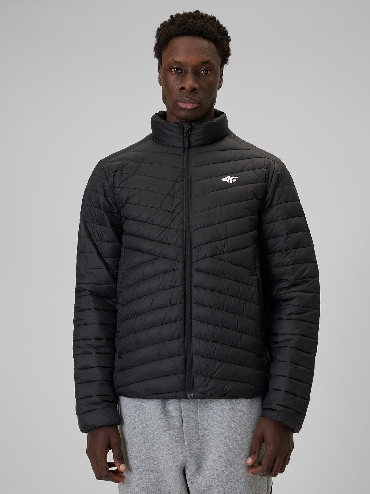 Чоловіча куртка з синтетичним наповнювачем - чорна