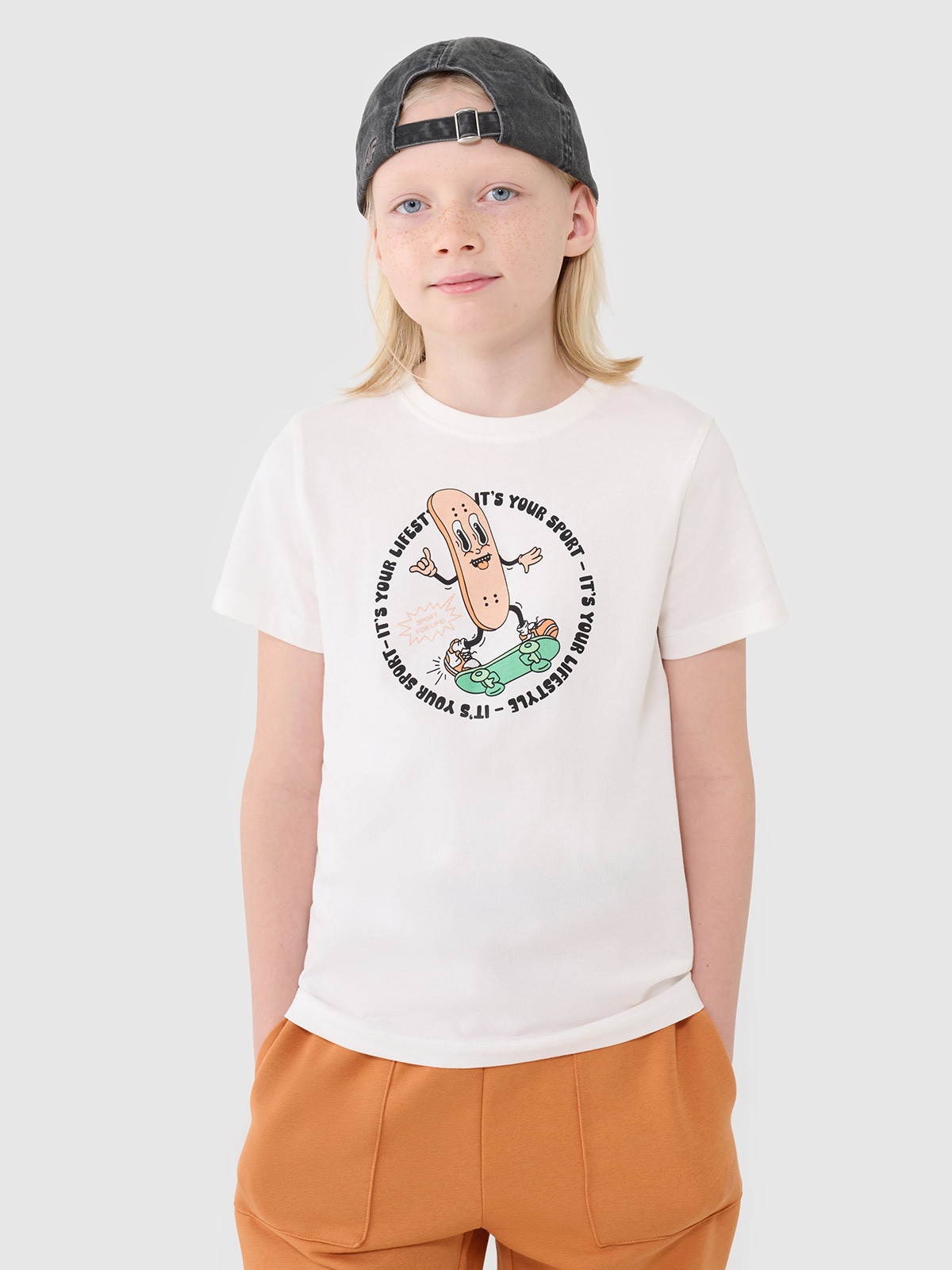 Футболка regular з принтом для хлопчиків - білий