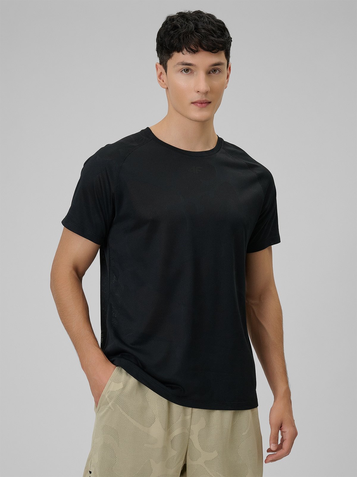 Чоловіча тренувальна футболка regular швидковисихаюча - чорна