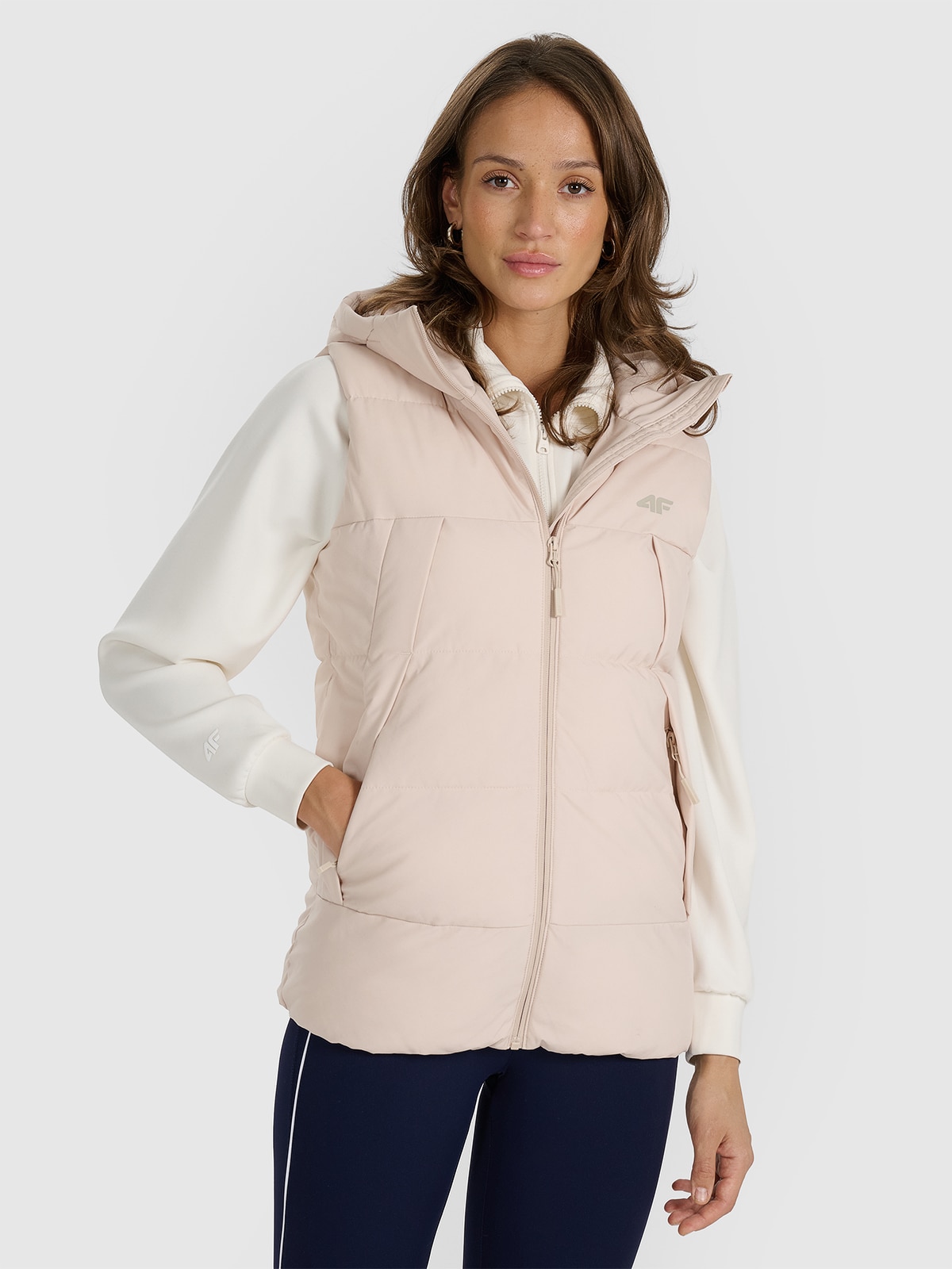 Пуховий жилет з синтетичним наповнювачем жіночий - бежевий