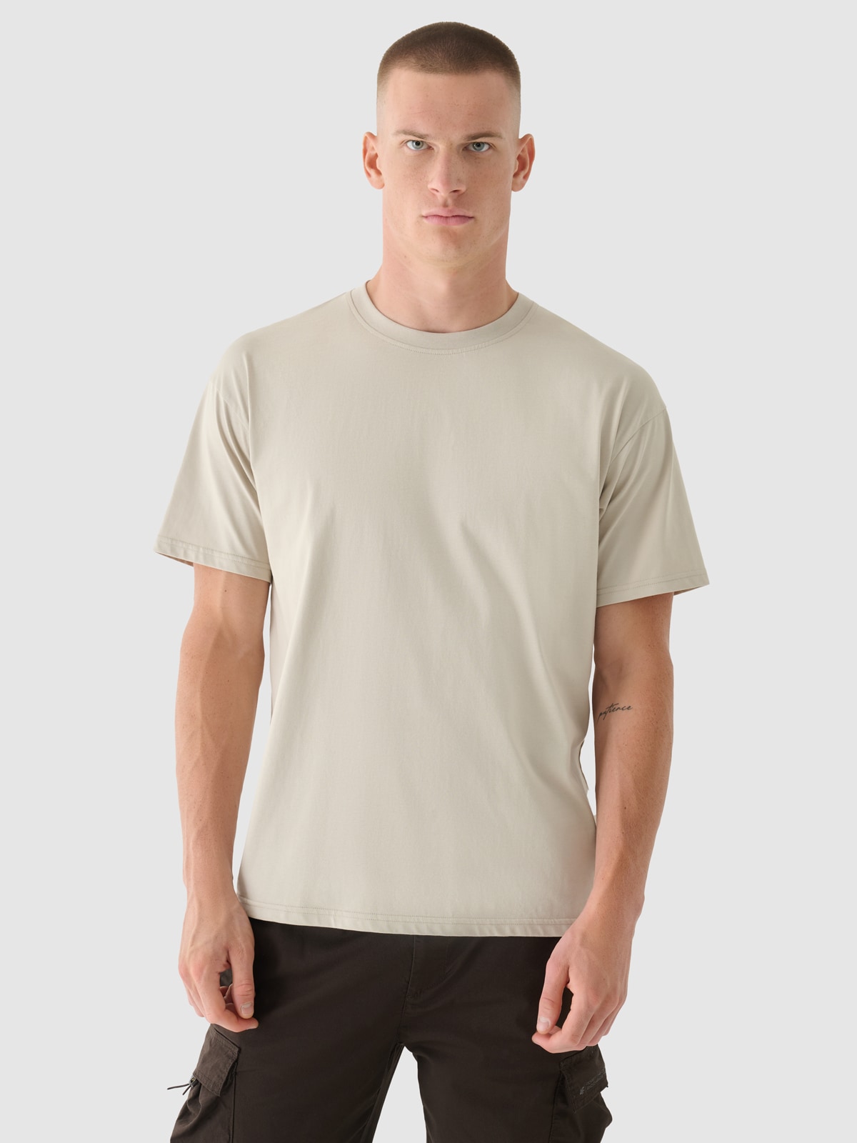 Чоловіча футболка oversize з принтом - бежевий