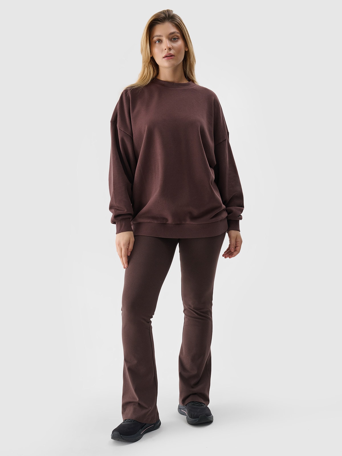 Жіночі трикотажні розкльошені легінси - коричневий