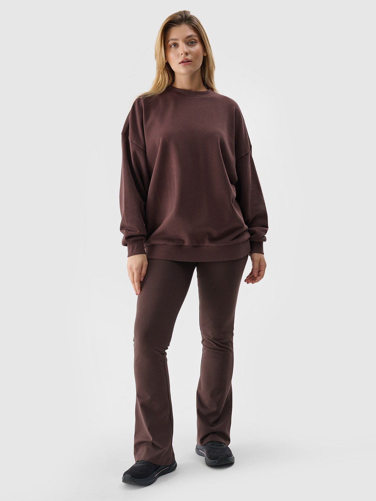 Жіночі трикотажні розкльошені легінси - коричневий