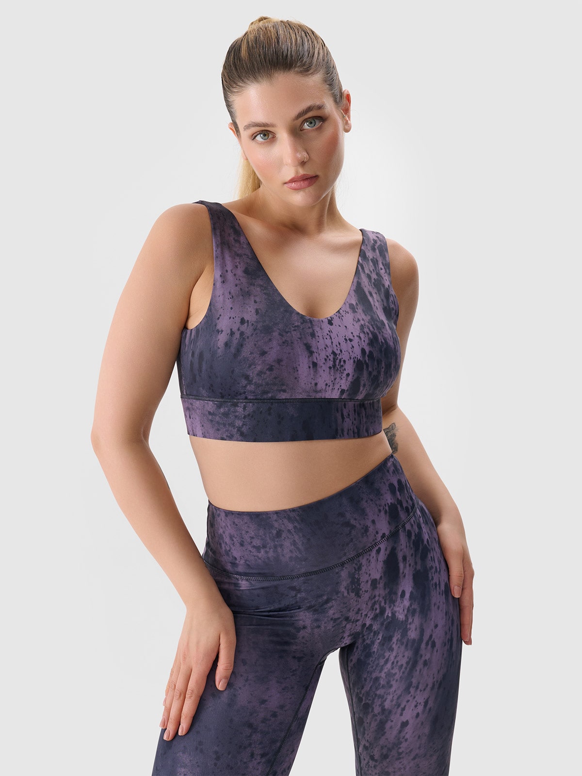 Жіночий бюстгальтер для йоги з низькою підтримкою з переробленого матеріалу - коричневий