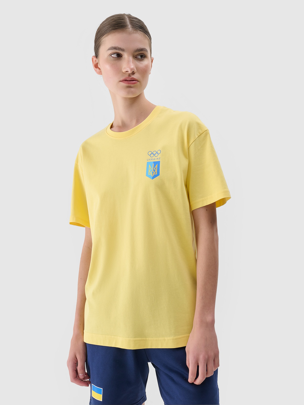 Париж/Україна - Жіноча футболка regular з органічної бавовни - жовтий