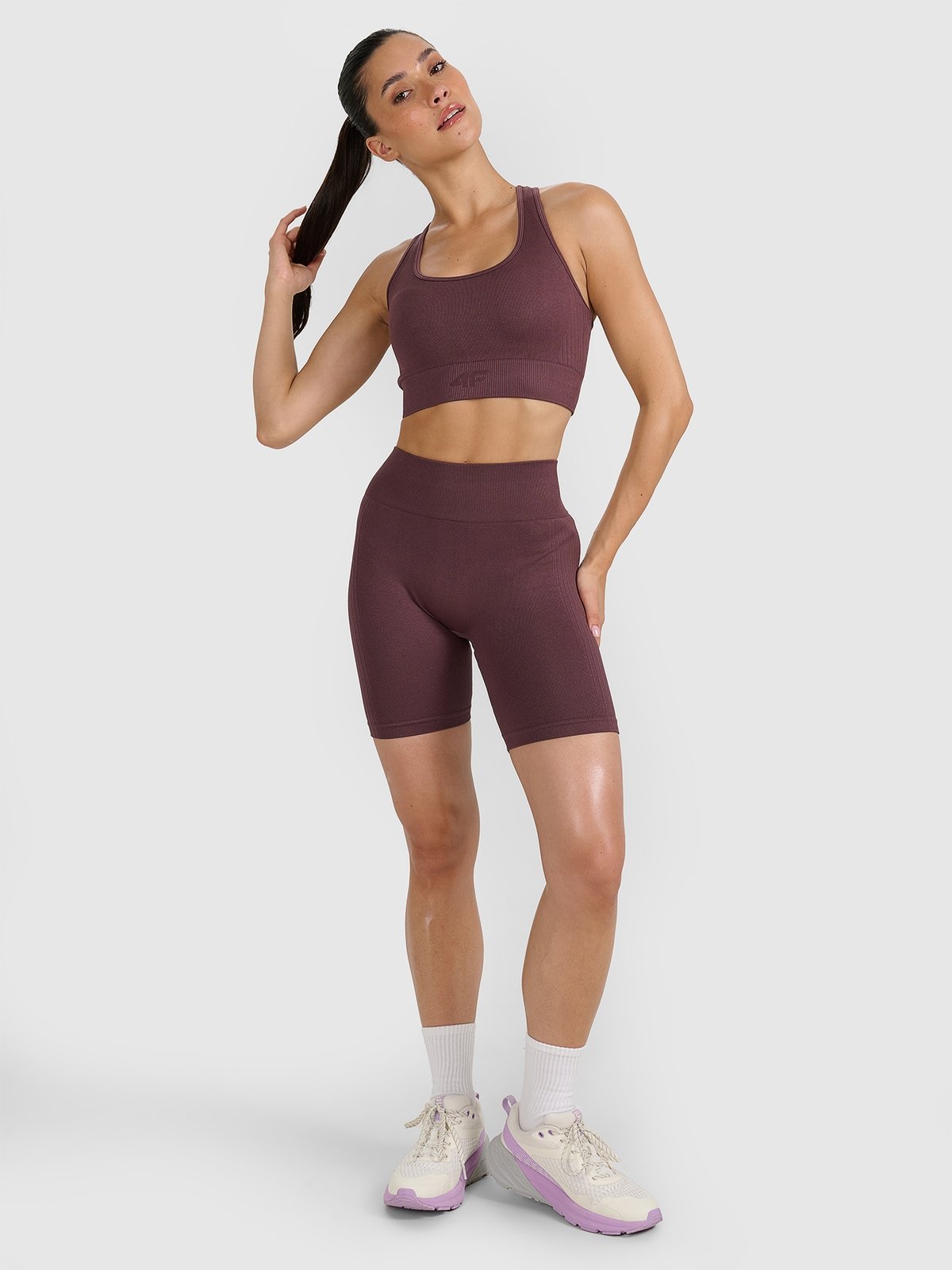 Жіночі безшовні тренувальні легінси-байкери - коричневі