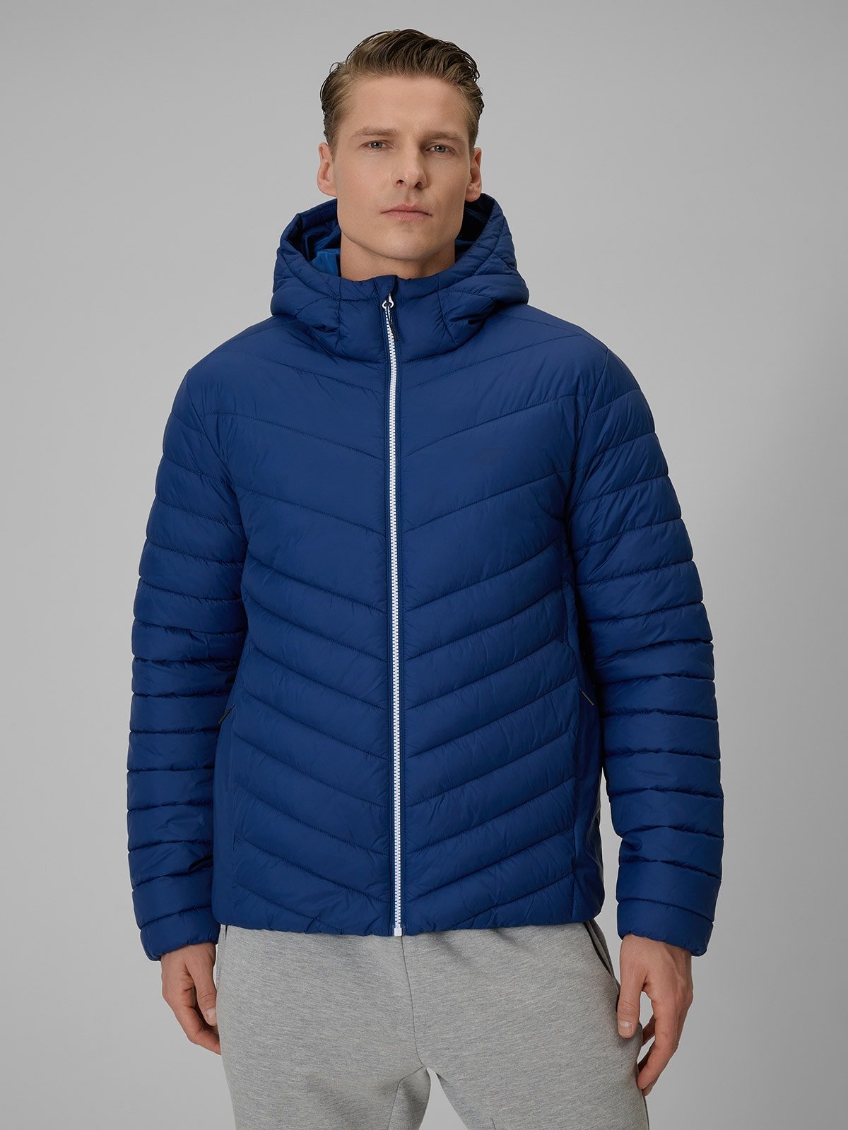Чоловіча куртка з синтетичним наповнювачем - темно-синя