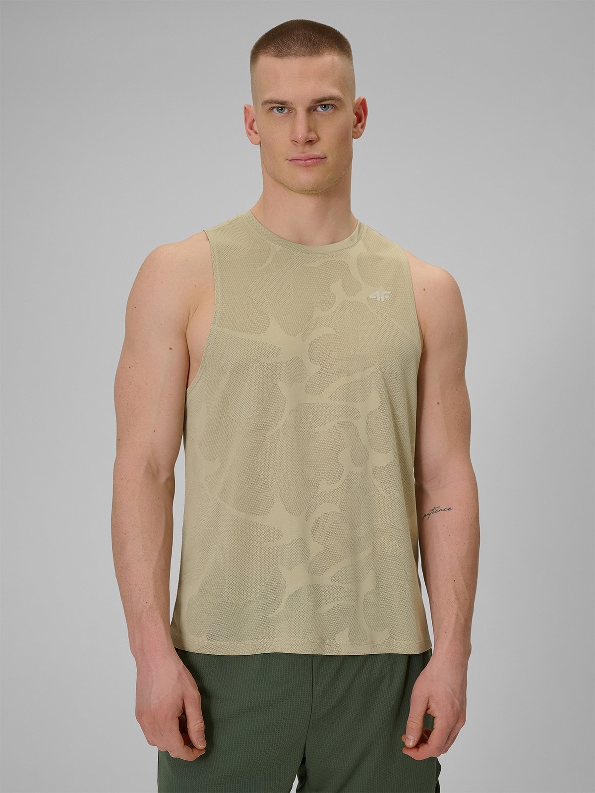 ФУНКЦІОНАЛЬНА СОРОЧКА БЕЗ РУКАВІВ