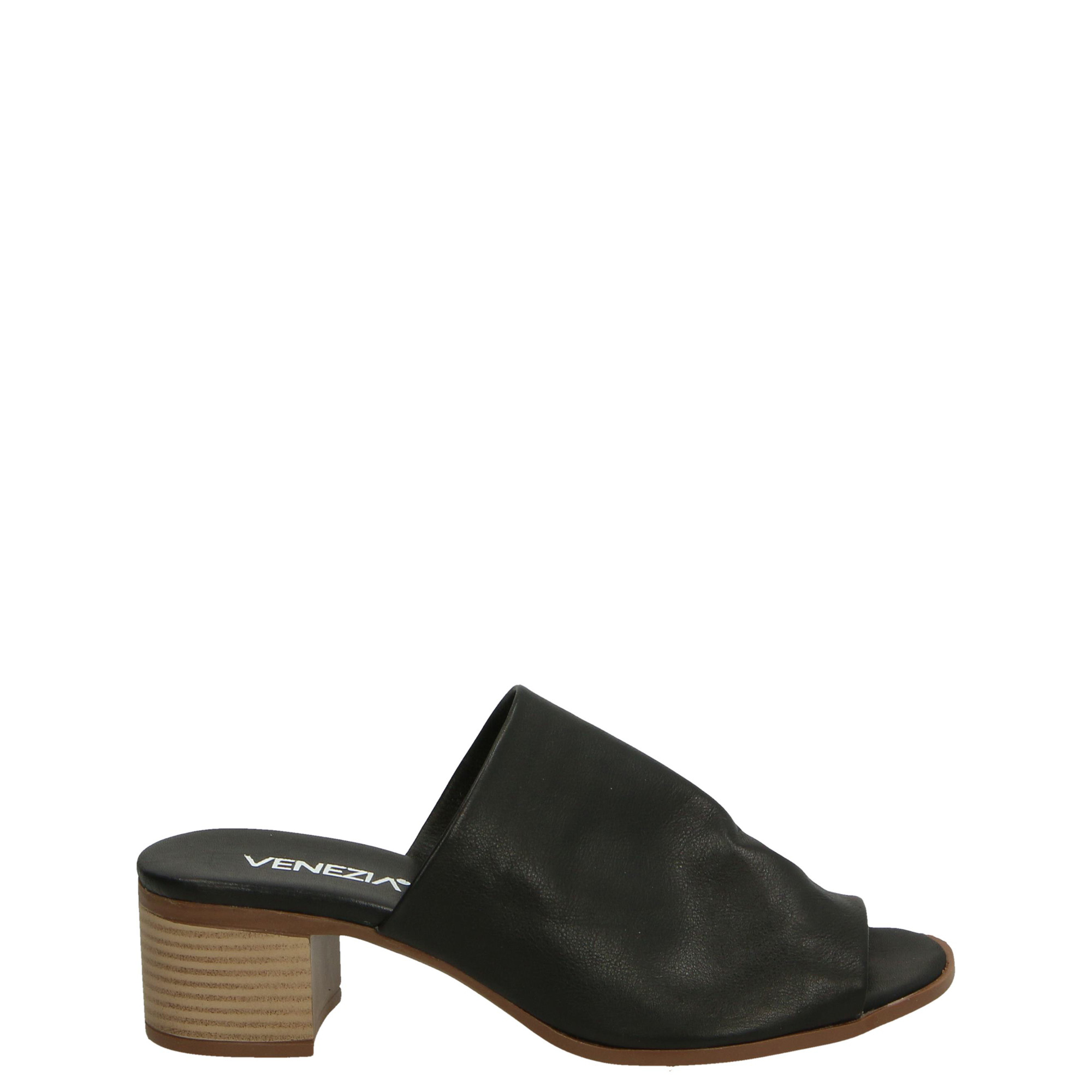 KLAPKI NA NISKIM SŁUPKU 426700 BLACK