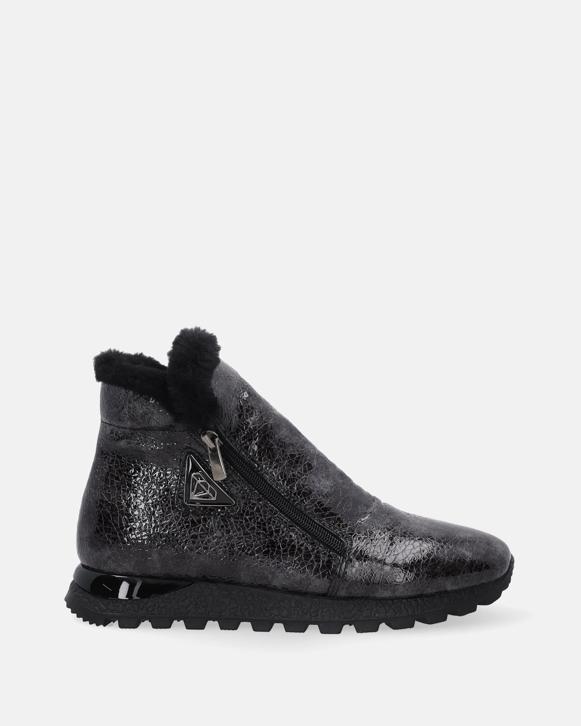 LAKIEROWANE BOTKI G5803040 237 B-G