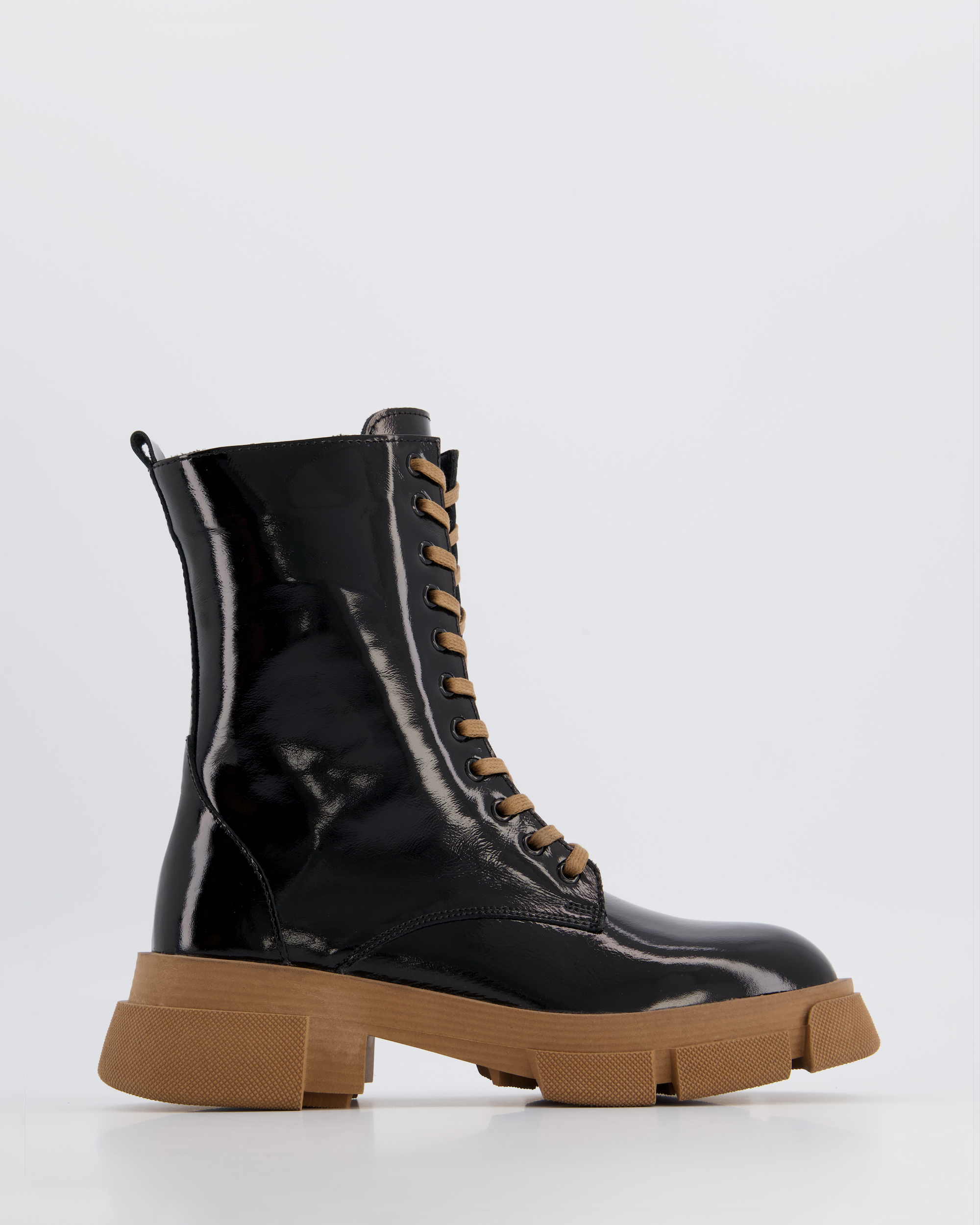 LAKIEROWANE BOTKI 10029 BLACK